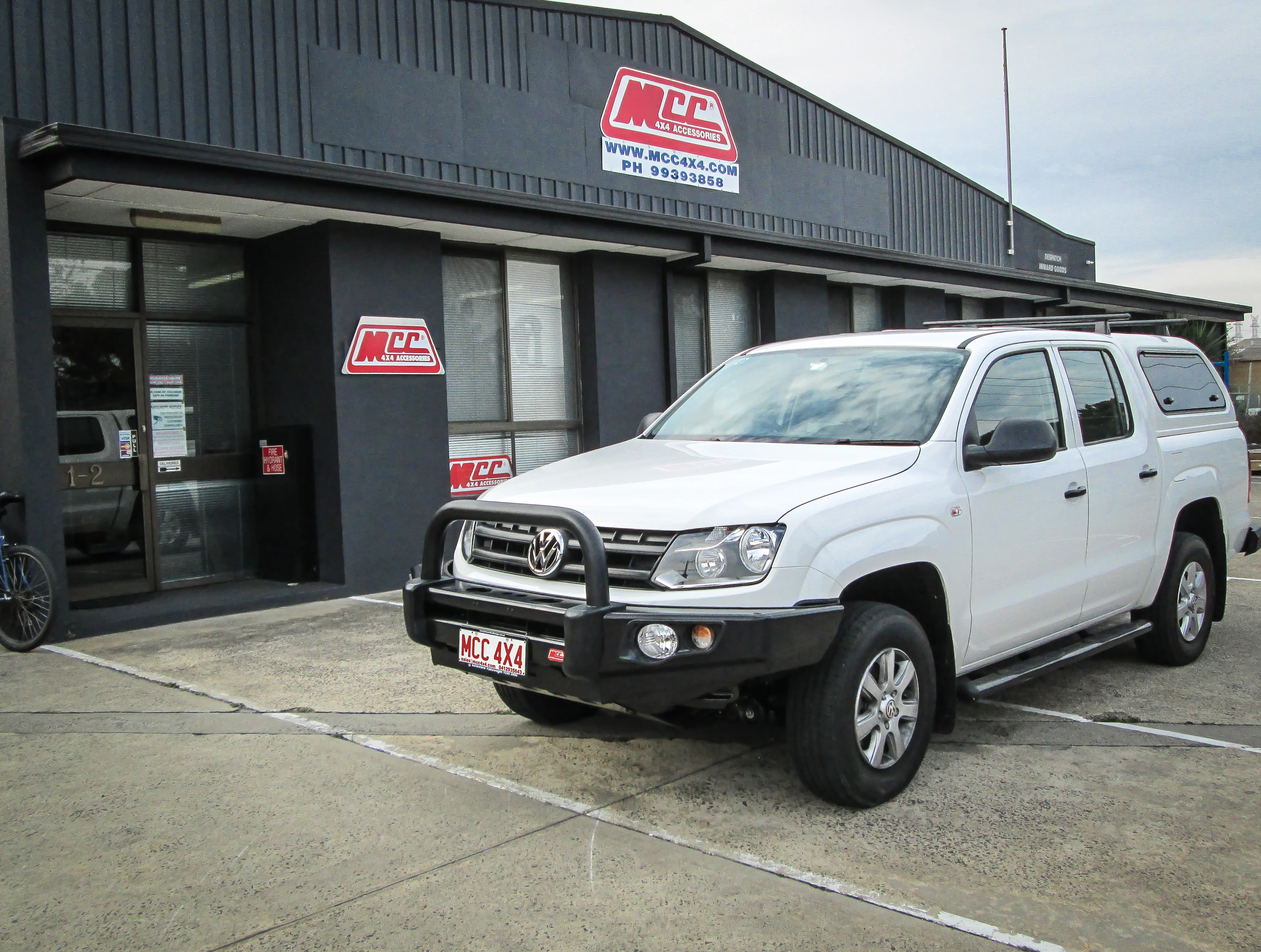 Amarok 2011-On 707-01 Falcon Bull Bar Single Black Loop Package (No Foglight) - SKU MCC-04001-701SBL - Image 2