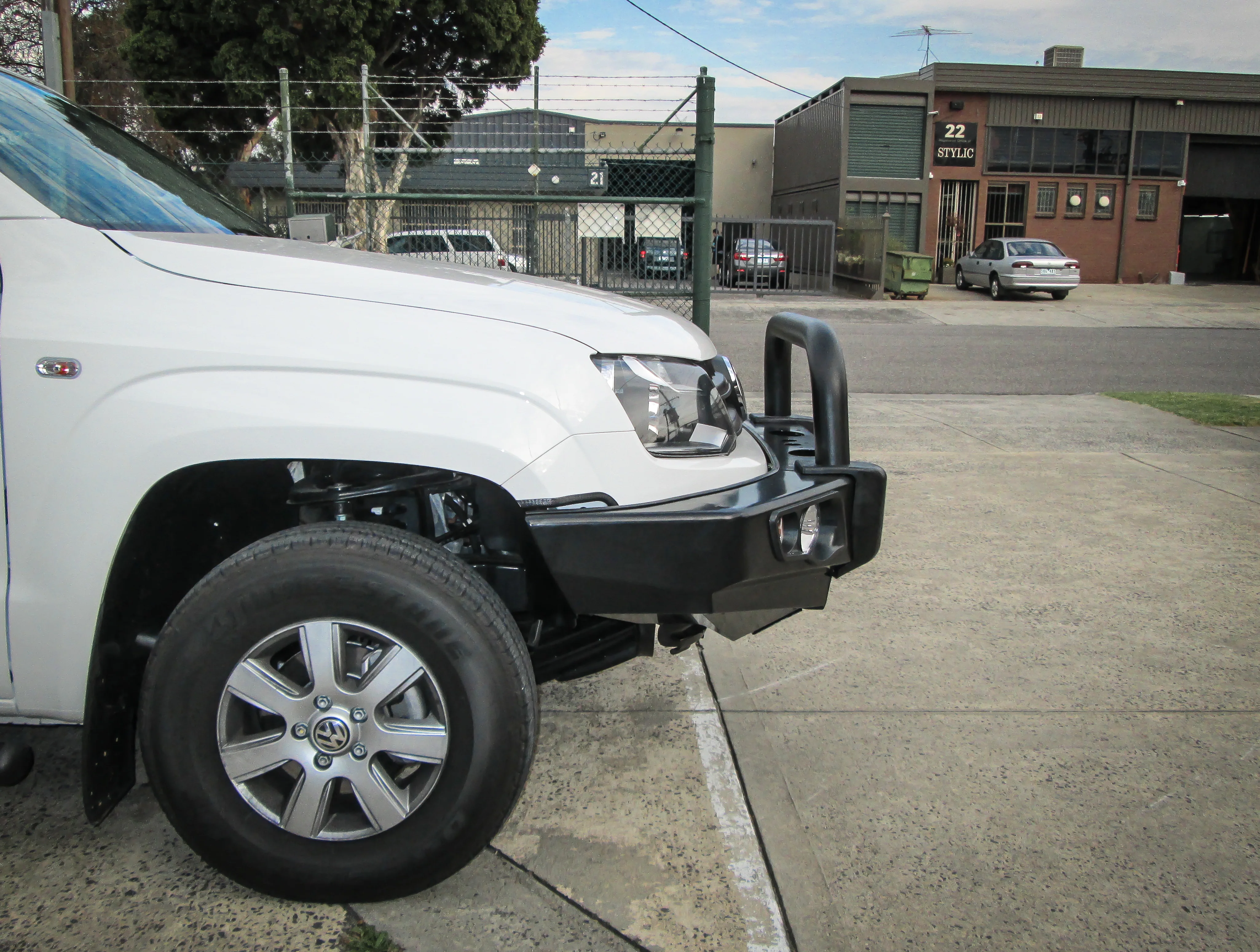 Amarok 2011-On 707-01 Falcon Bull Bar Single Black Loop Package (No Foglight) - SKU MCC-04001-701SBL - Image 4