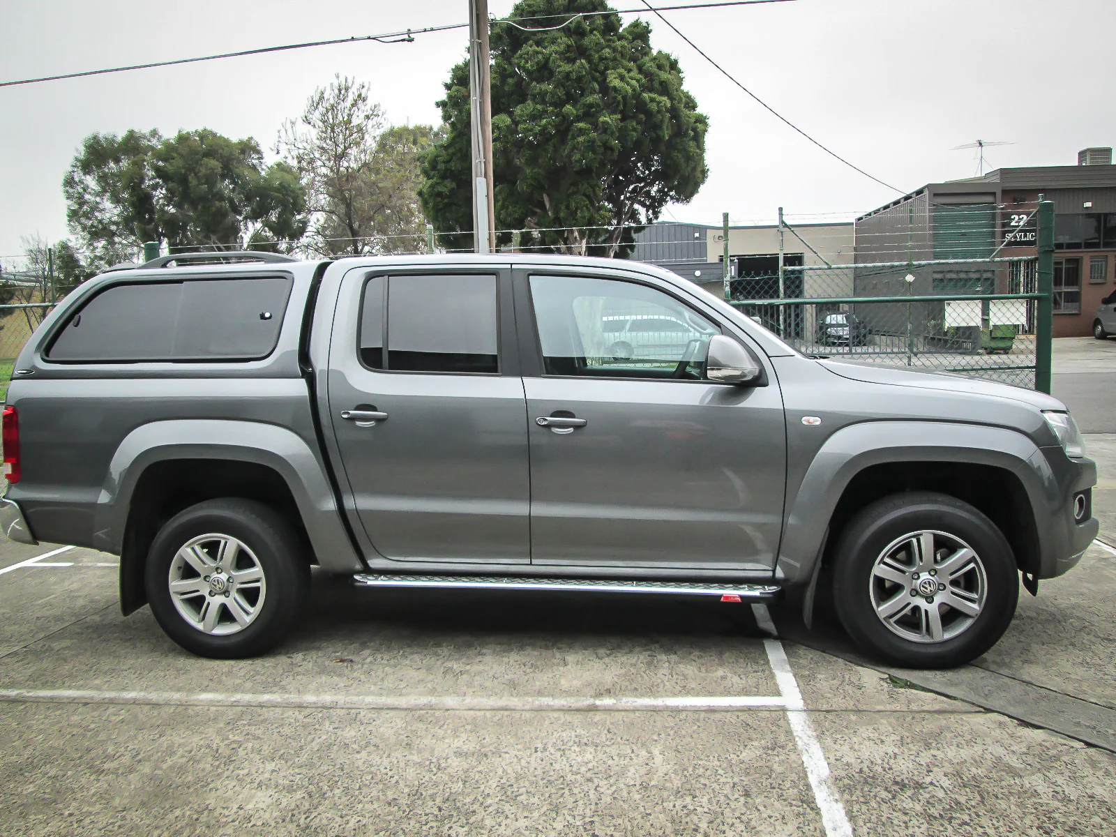 Amarok 2011-On 309SBK Side Step Package (Sand Black) - SKU MCC-04001-309SBS - Image 3
