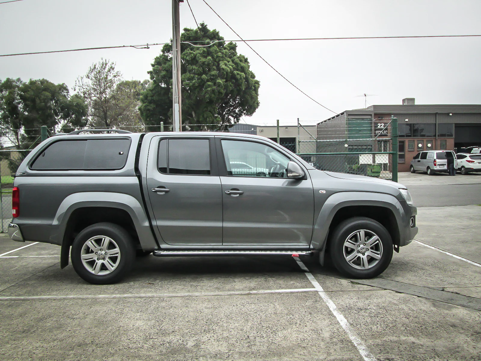 Amarok 2011-On 309SBK Side Step Package (Sand Black) - SKU MCC-04001-309SBS - Image 4