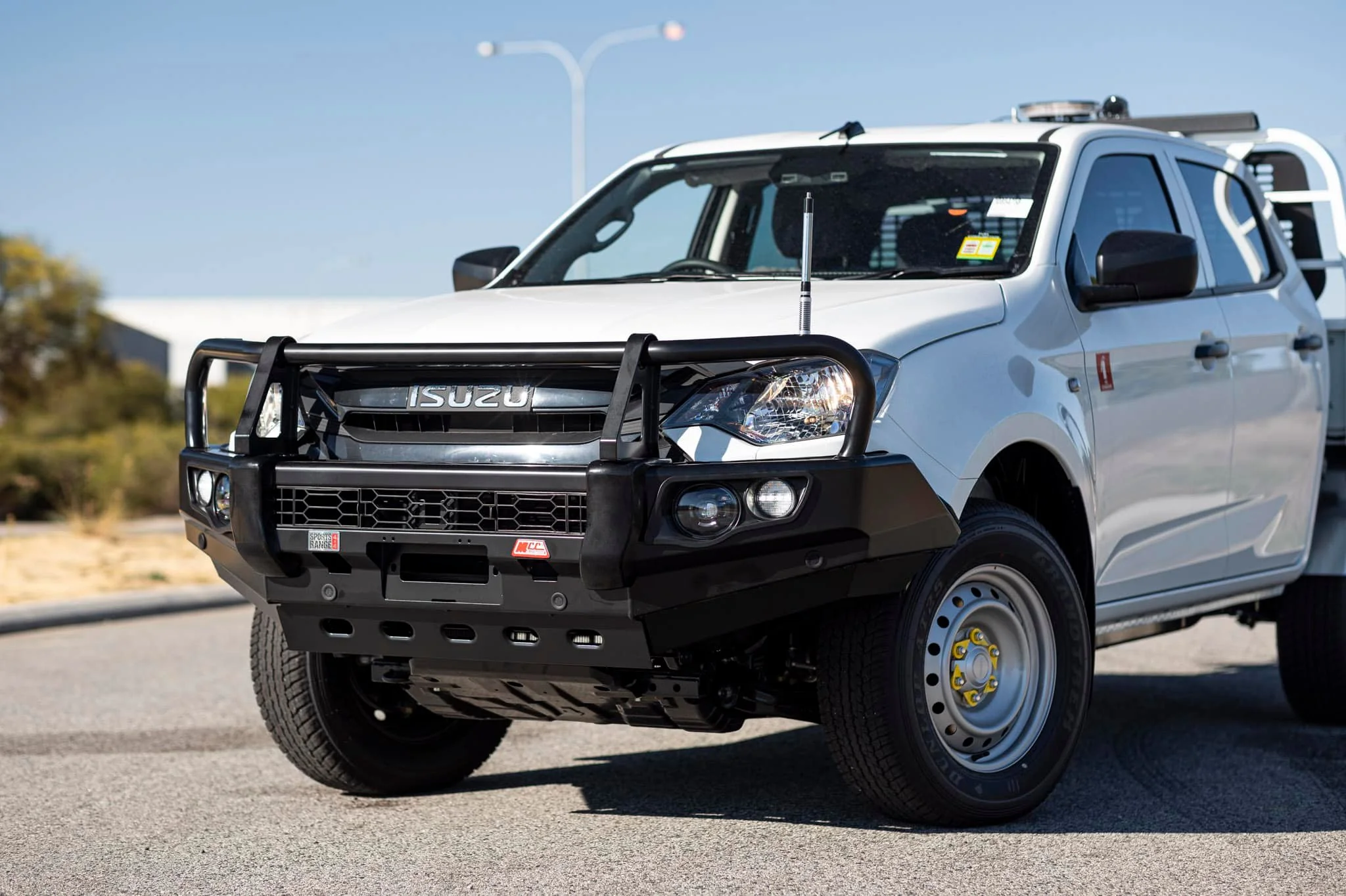 Dmax 2024-On (10/23) 707-02 Falcon Bull Bar Black A-Frame Package (LED Foglight) - Image 2