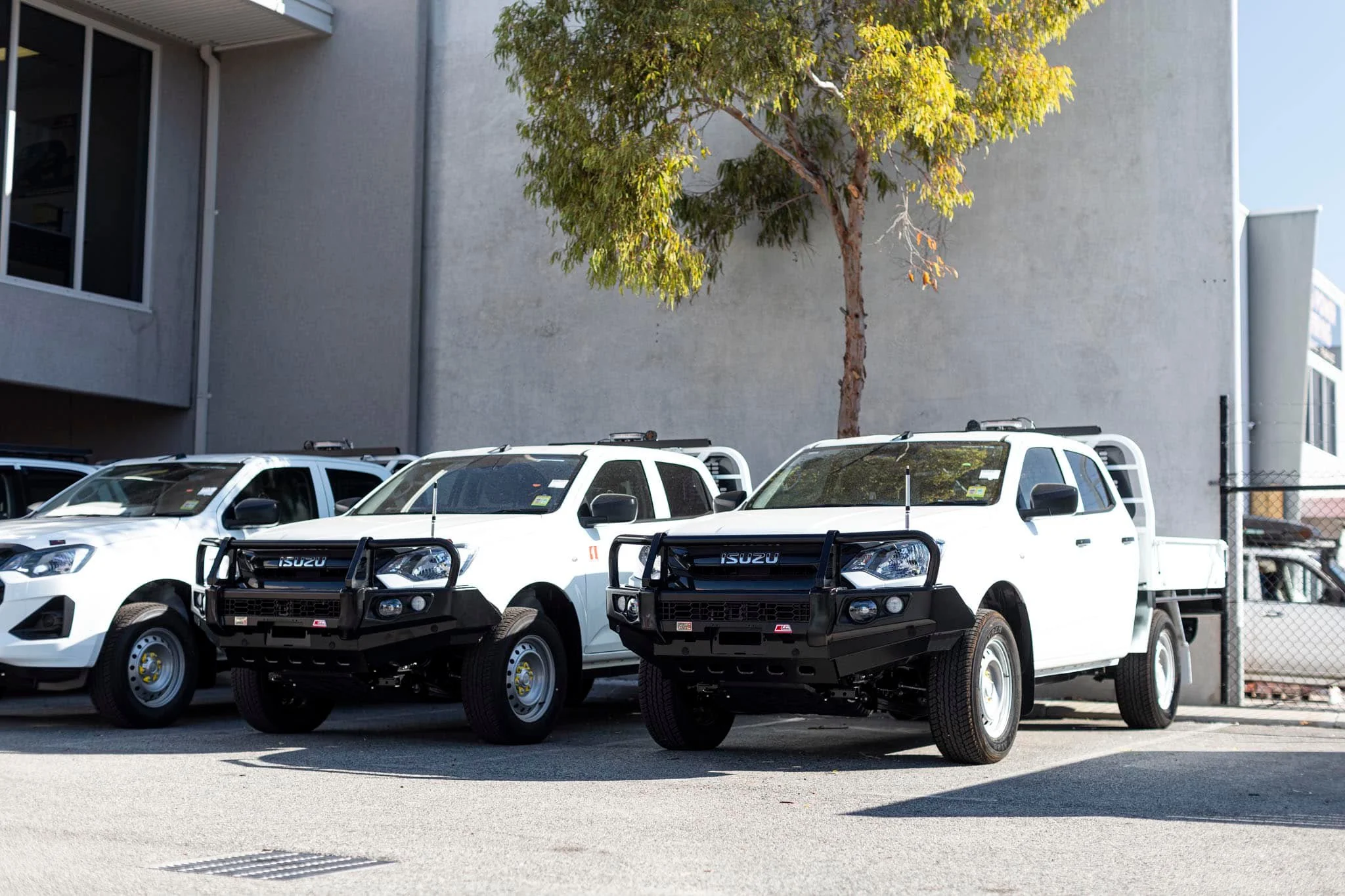 Dmax 2024-On (10/23) 707-02 Falcon Bull Bar Black A-Frame Package (LED Foglight) - Image 3