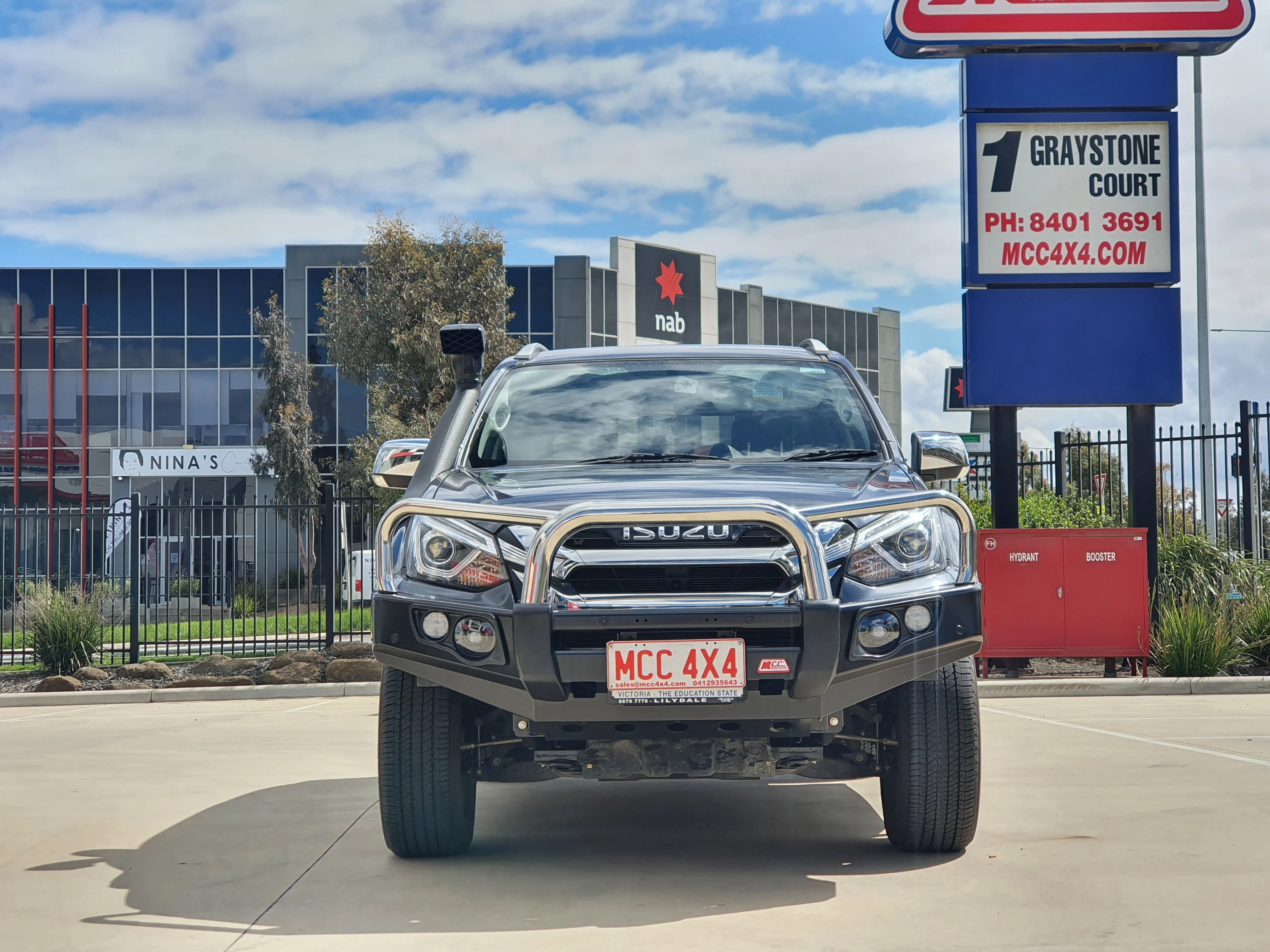 Dmax facelift 2017-2020 707-01 Falcon Bull Bar Triple Stainless Loops Package (No Foglight) - SKU MCC-08005-701UP - Image 3