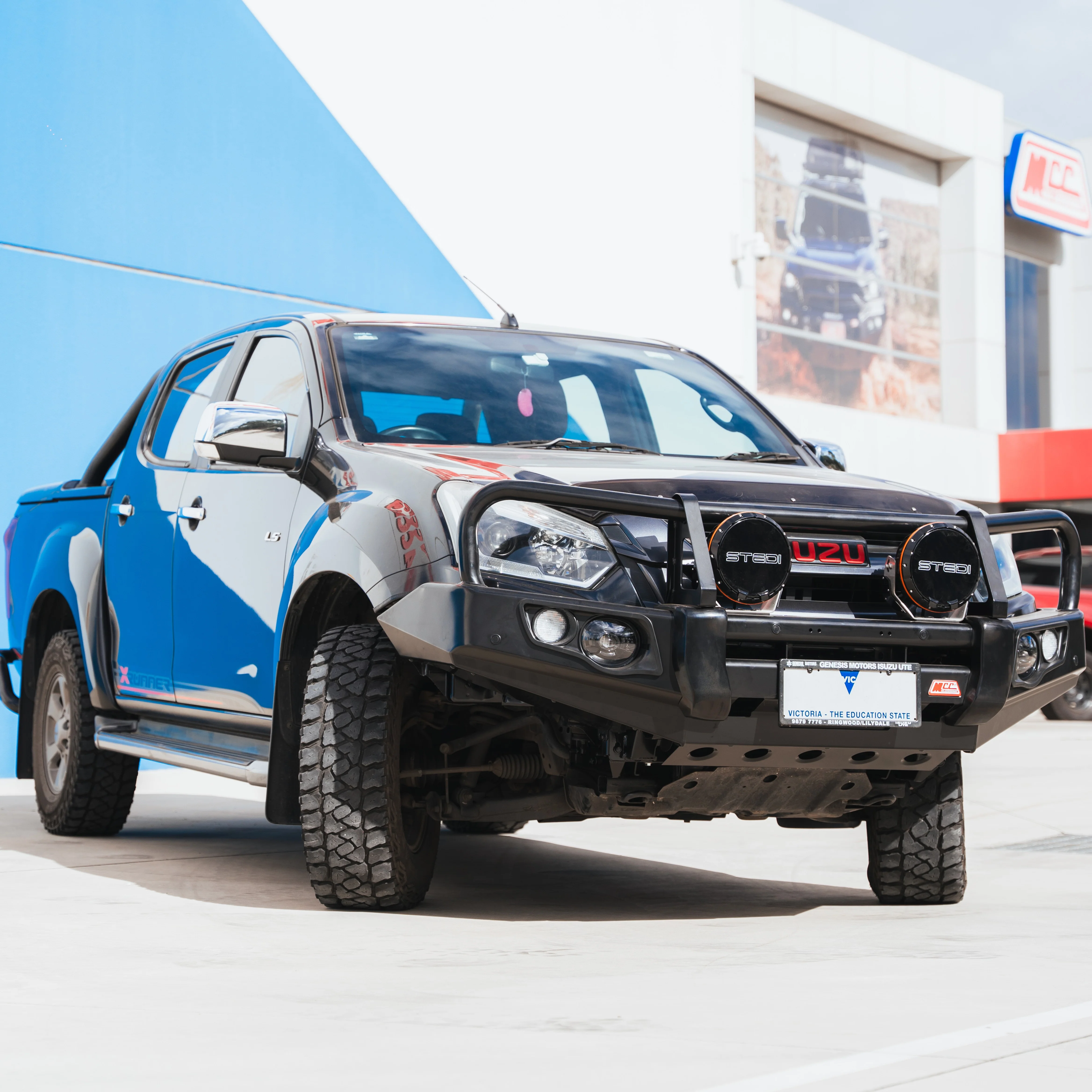 Dmax facelift 2017-2020 707-02 Falcon Bull Bar Black A-Frame Package (LED Foglight) - SKU MCC-08005-702FOGUP - Image 2