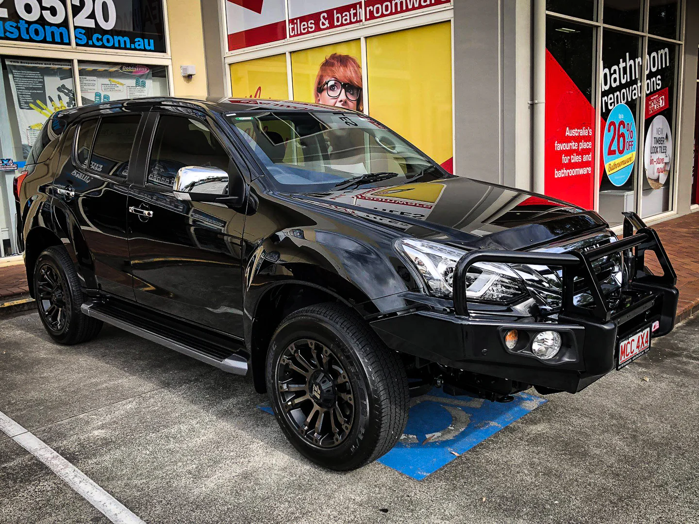 Dmax facelift 2017-2020 707-02 Falcon Bull Bar Black A-Frame Package (LED Foglight) - SKU MCC-08005-702FOGUP - Image 6