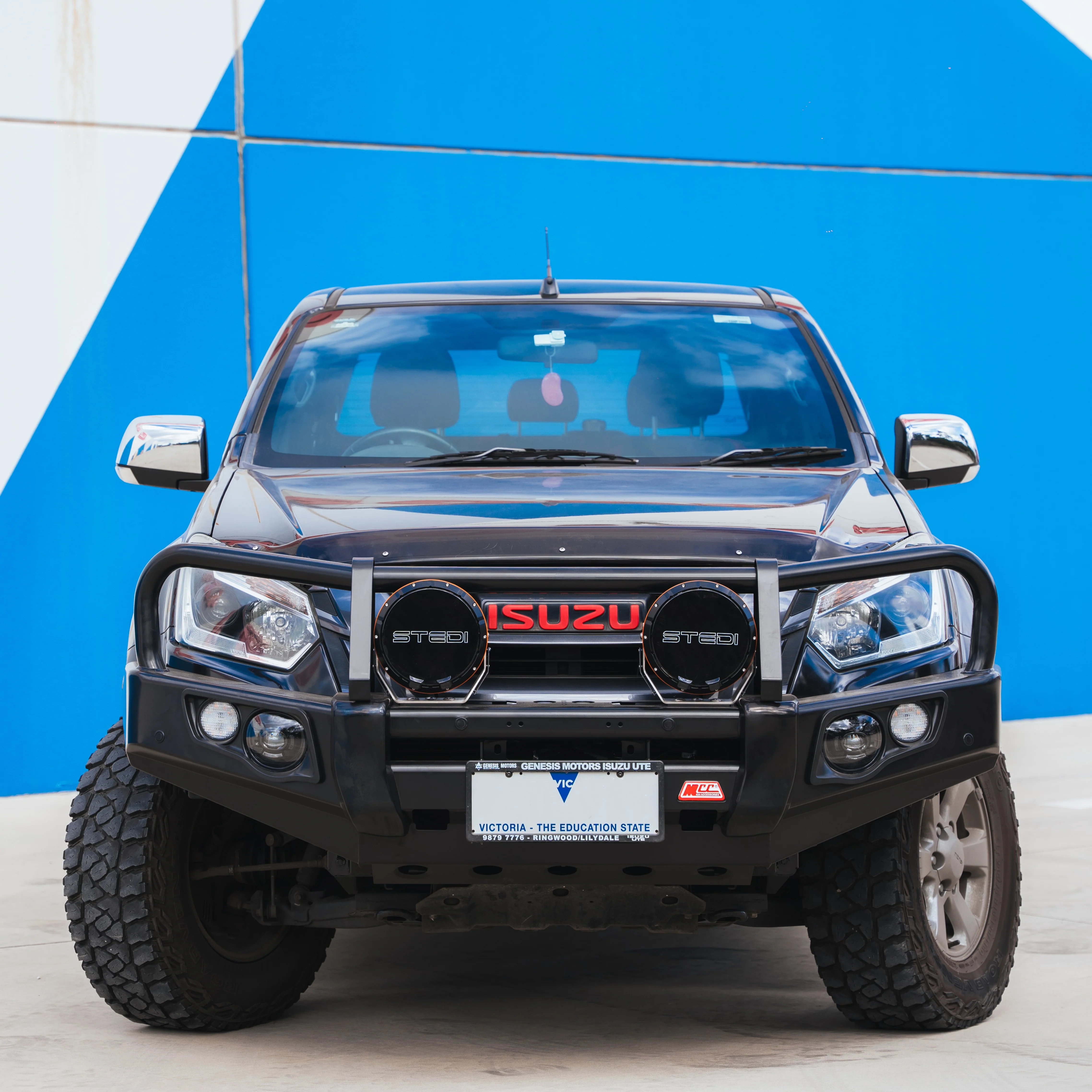 Dmax facelift 2017-2020 707-02 Falcon Bull Bar Black A-Frame Package (No Foglight) - SKU MCC-08005-702UP - Image 5