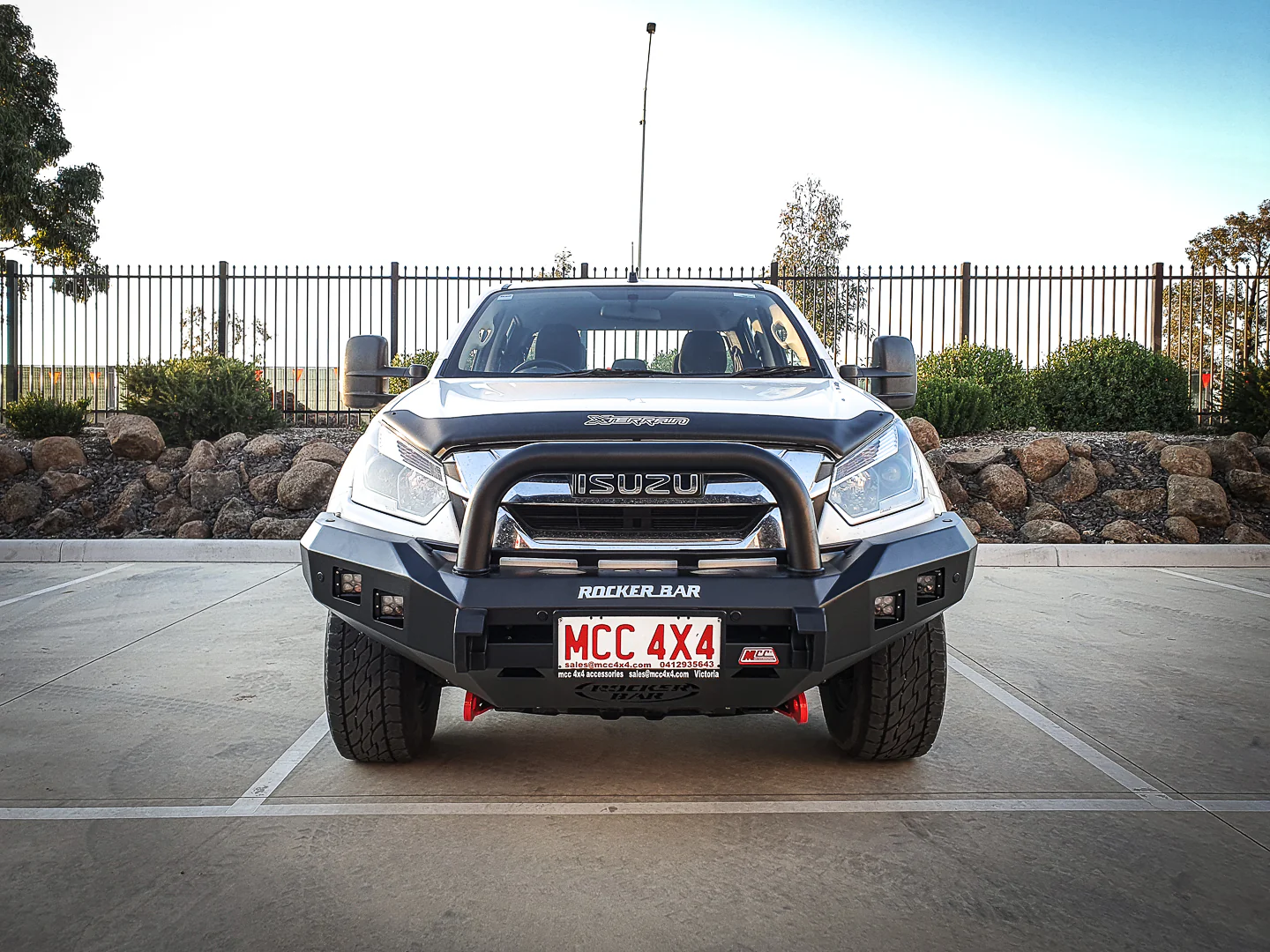 Dmax facelift 2017-2020 078-01SQSBL Rocker Bull Bar Single Sand Black Loop Package - SKU MCC-08005-7801SQSBL - Image 3