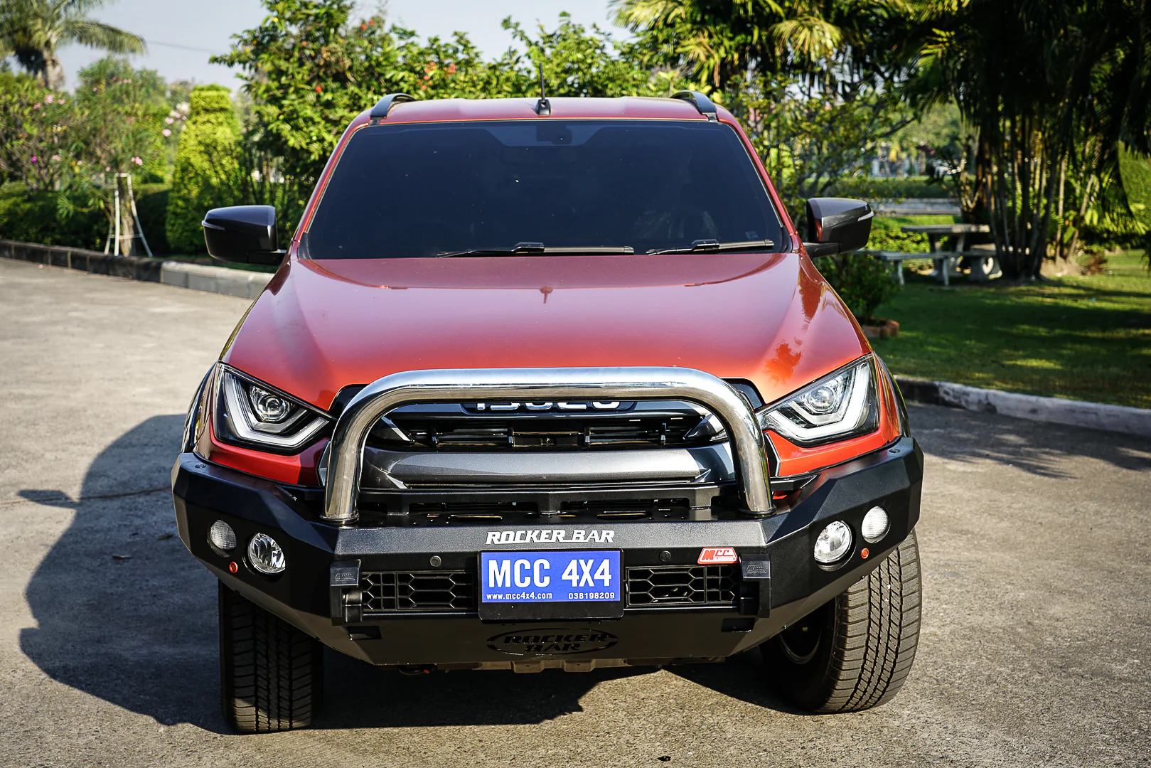 Dmax RG 2020-Present 078-01SQSBL Rocker Bull Bar Single Sand Black Loop Package - SKU MCC-08007-7801SQSBL - Image 4