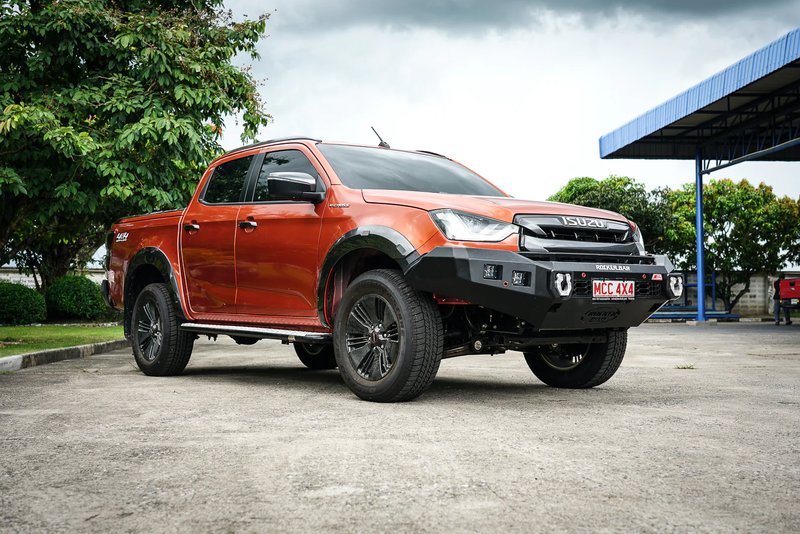 Dmax RG 2020-Present 078-01SQ Rocker Bull Bar No Loop Package - SKU MCC-08007-7801SQ - Image 4