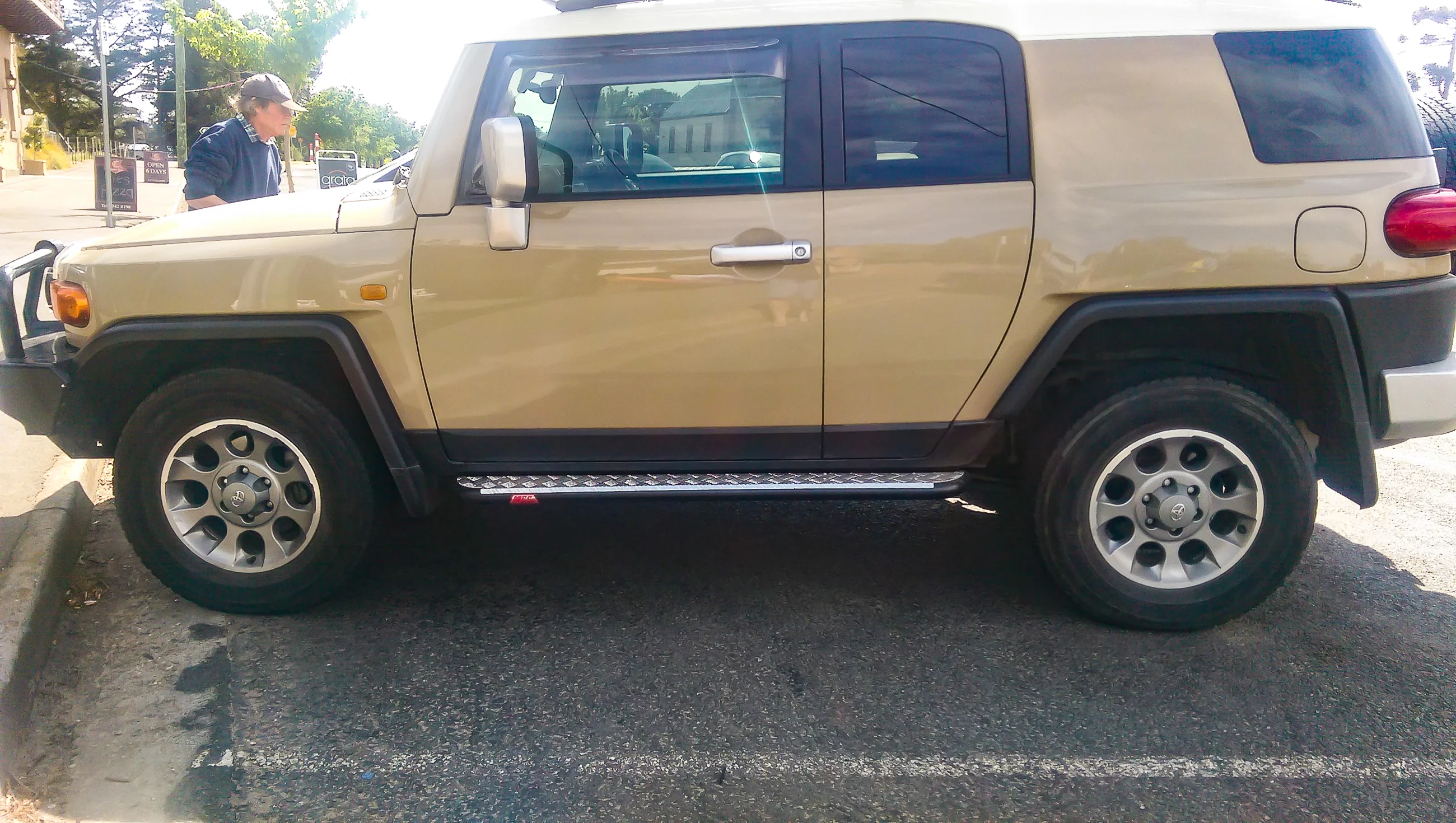 FJ Cruiser XJ10 2006-2017 309SBK Side Step Package (Sand Black) - SKU MCC-01012-309SBS - Image 2