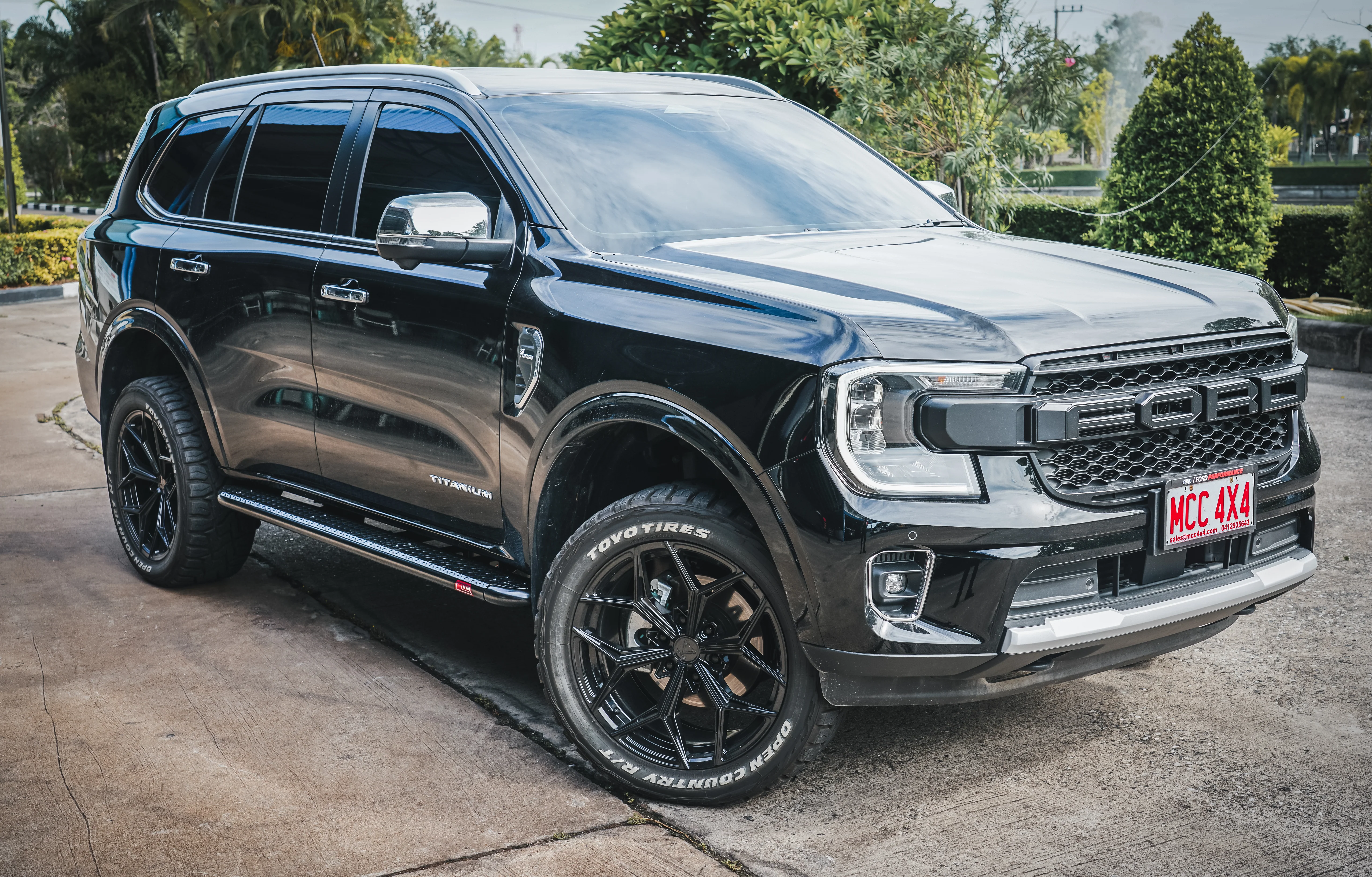 Ford Everest 2016-2021 309BSBK All Black Side Step Package - SKU MCC-05007-309BSBK - Image 2