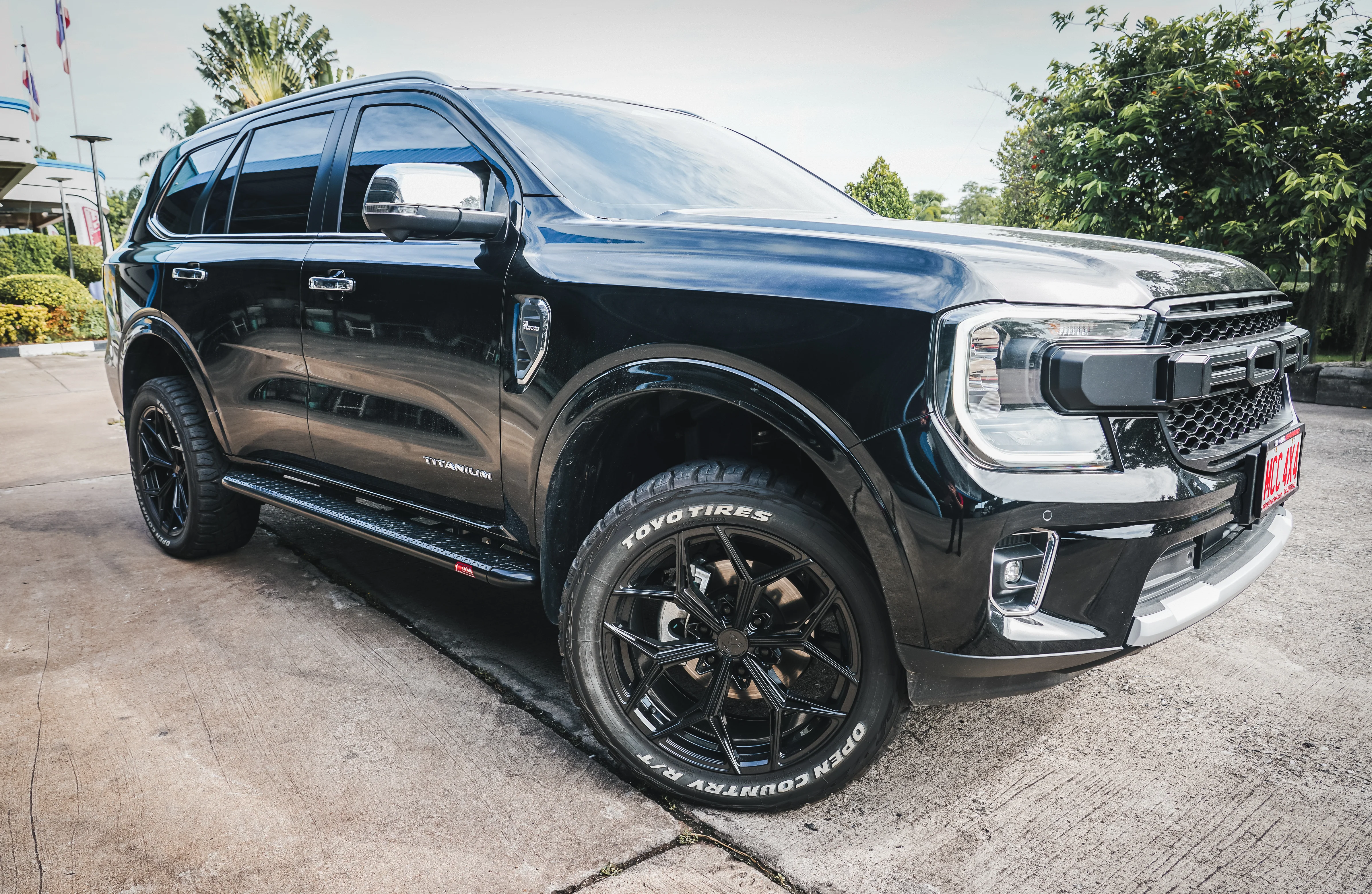 Ford Everest 2016-2021 309BSBK All Black Side Step Package - SKU MCC-05007-309BSBK - Image 6