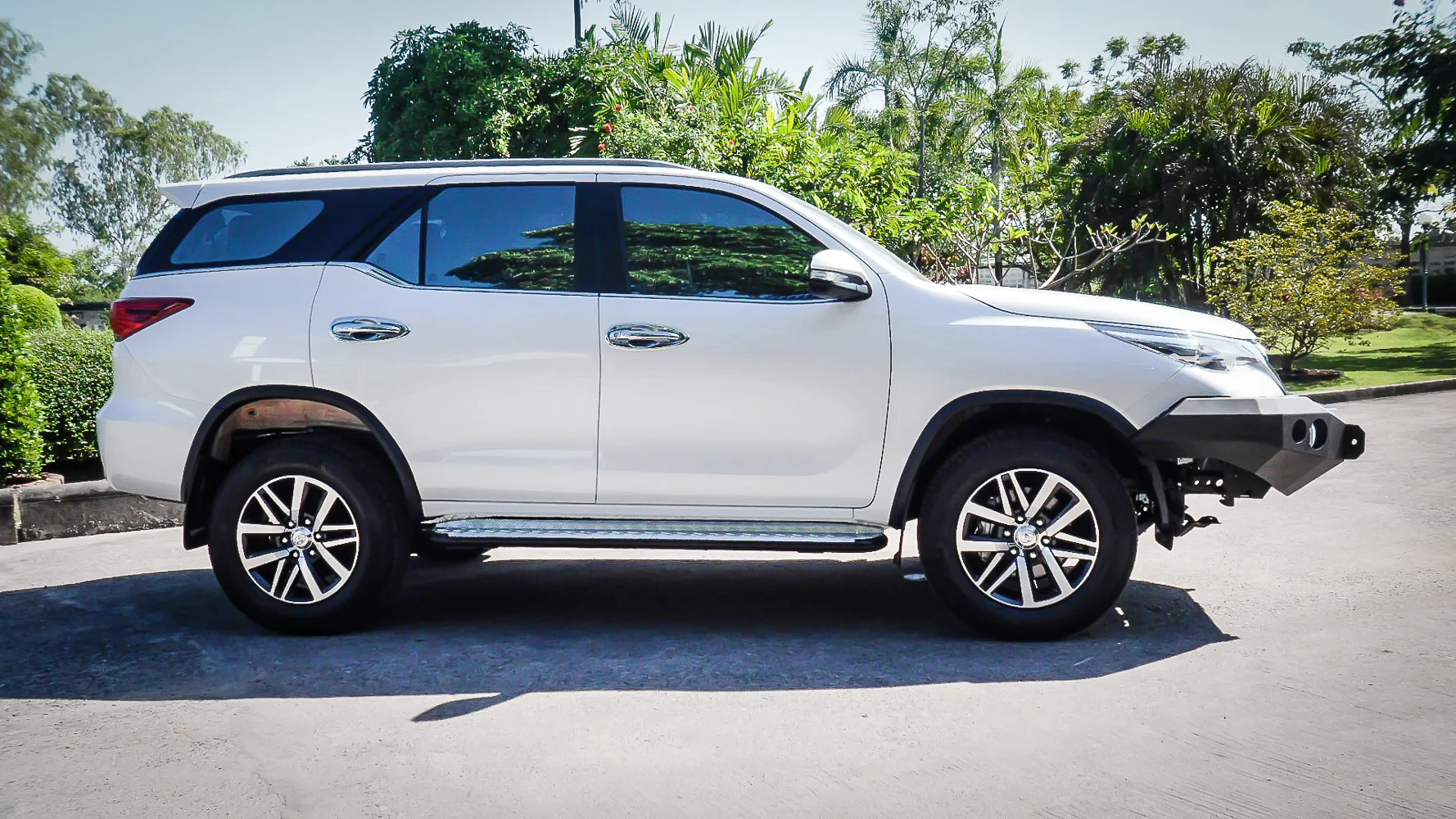 Fortuner 2015-Current 309BS Side Step Package (Chrome Step Plate) - SKU MCC-01018-309BS - Image 2