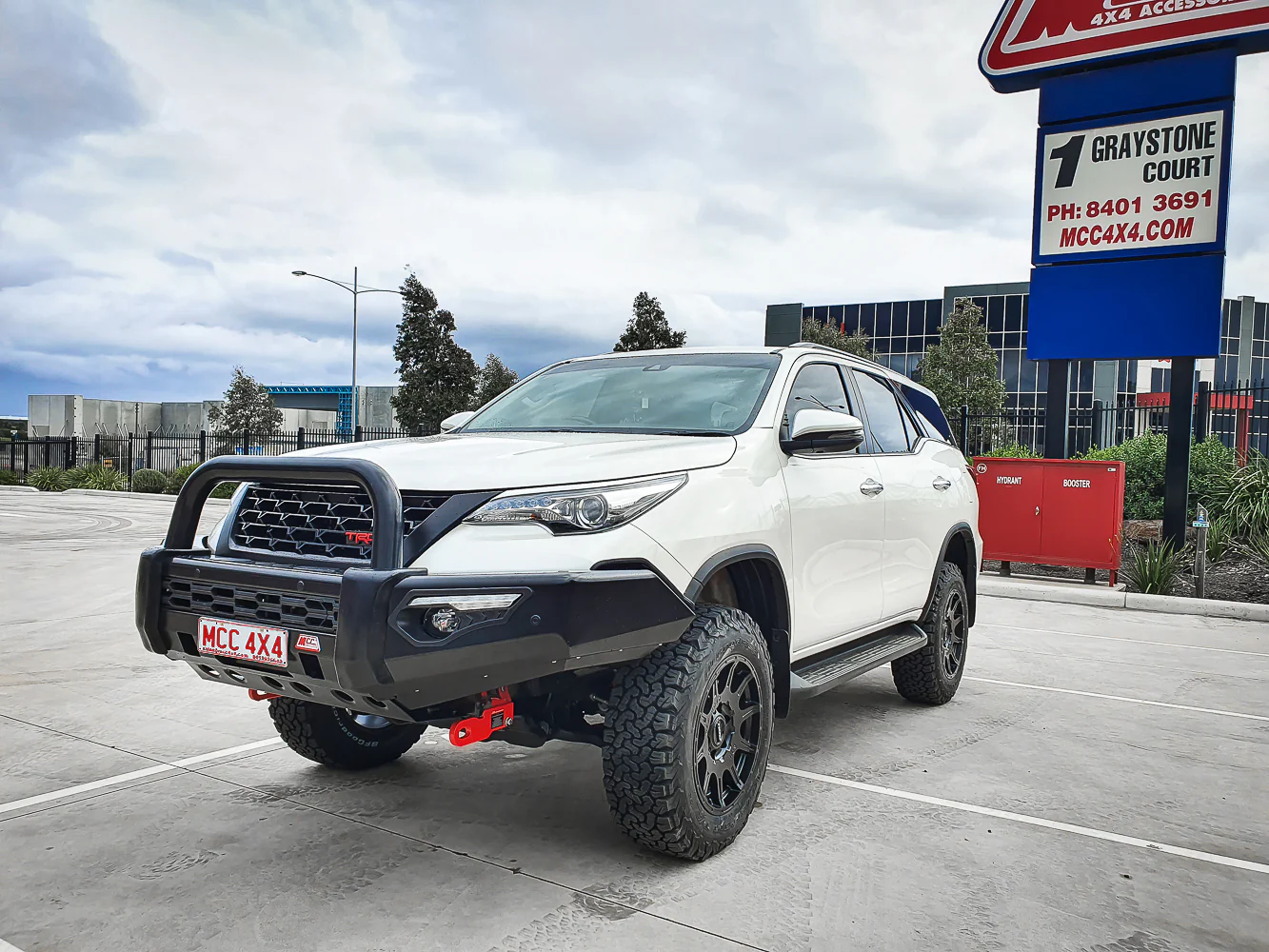 Fortuner 2015-2020 808-01 Phoenix Bull Bar Single Black Loop Package - SKU MCC-01018-801SBL - Image 2