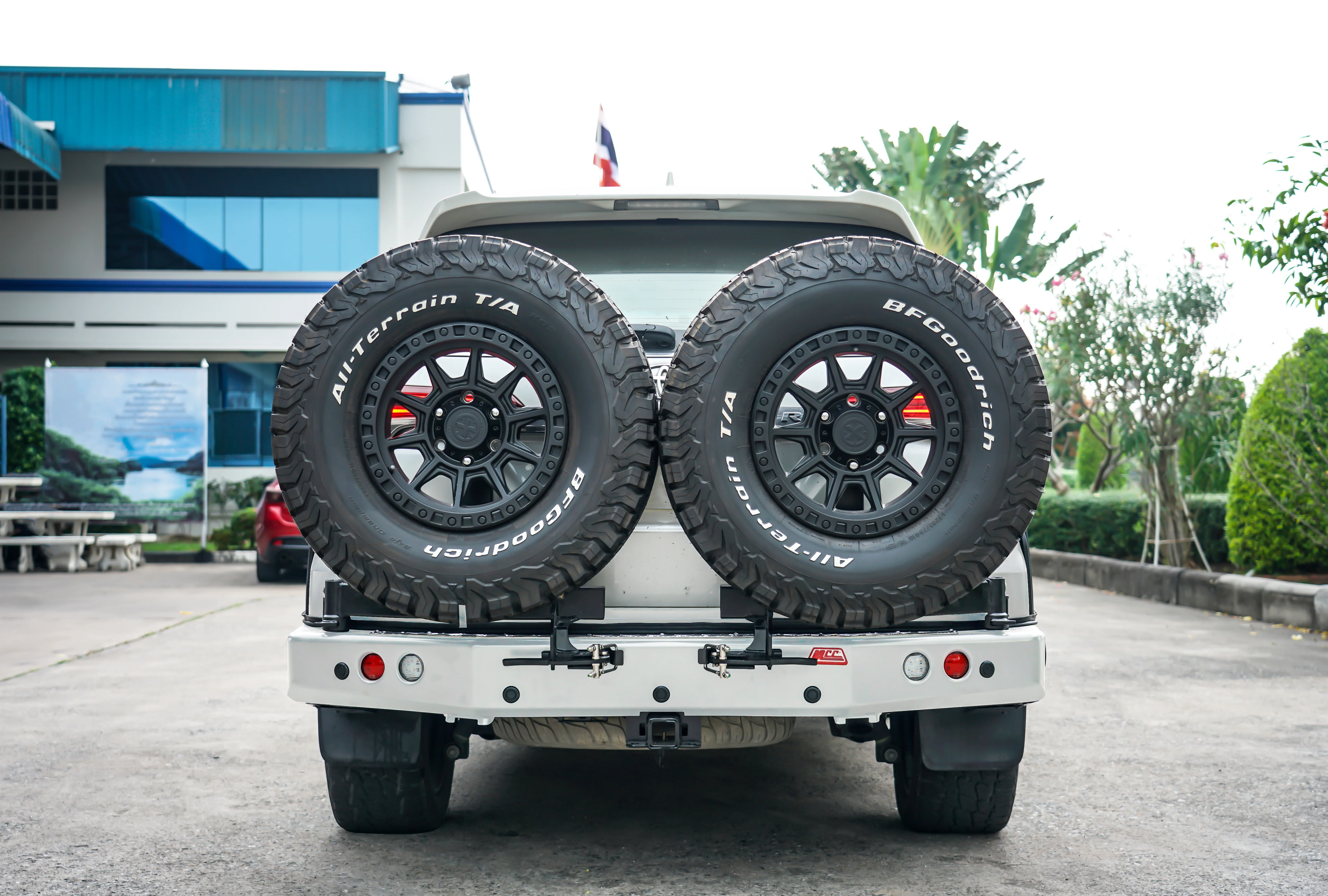 Fortuner Facelift 2015-Current 022-02 Rear Wheel Carrier Dual Wheels Carrier Package (Bumper Cut) - SKU MCC-01022-202PK1 - Image 3