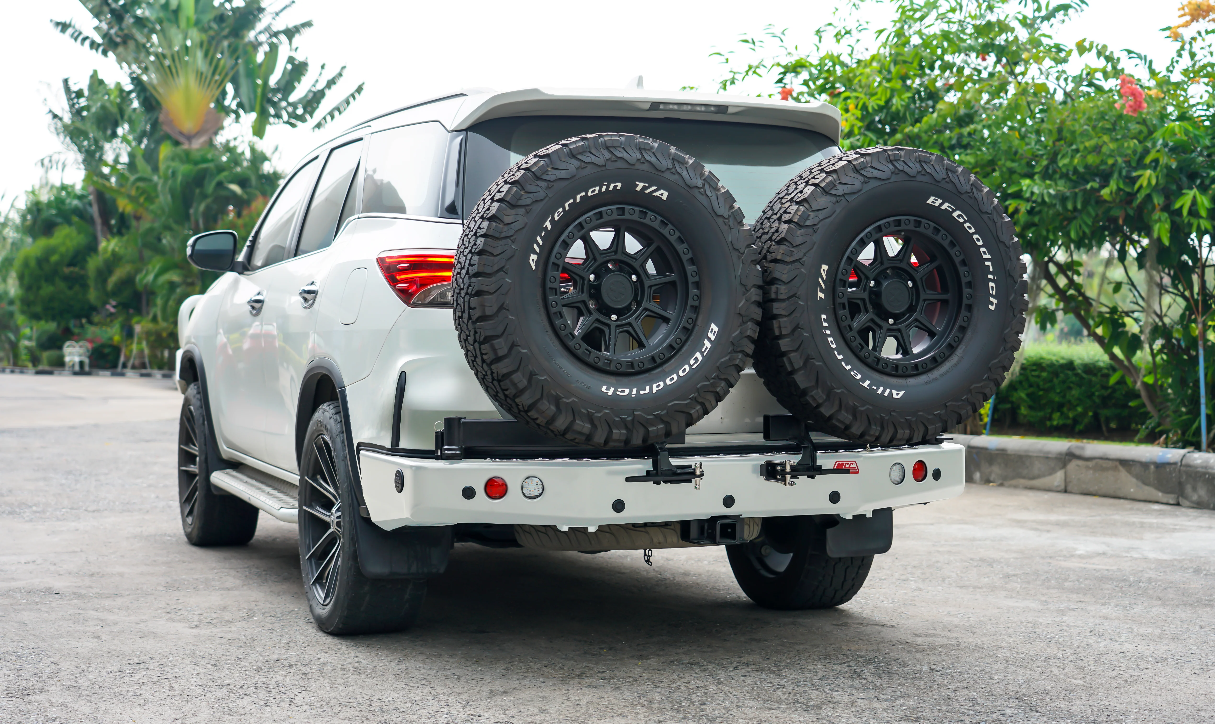 Fortuner Facelift 2015-Current 022-02 Rear Wheel Carrier Dual Wheels Carrier Package (Bumper Cut) - SKU MCC-01022-202PK1 - Image 4
