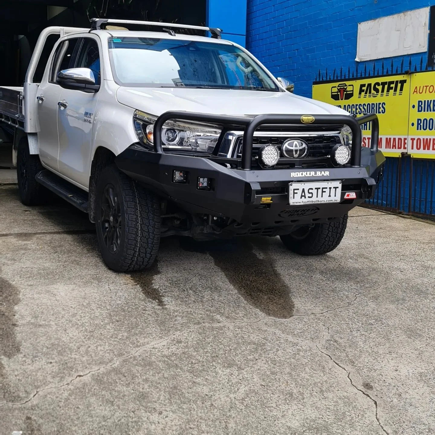 Hilux N80 2016-2020 078-02SQ Rocker Bull Bar Triple Loops Package - SKU MCC-01017-7802SQ - Image 2