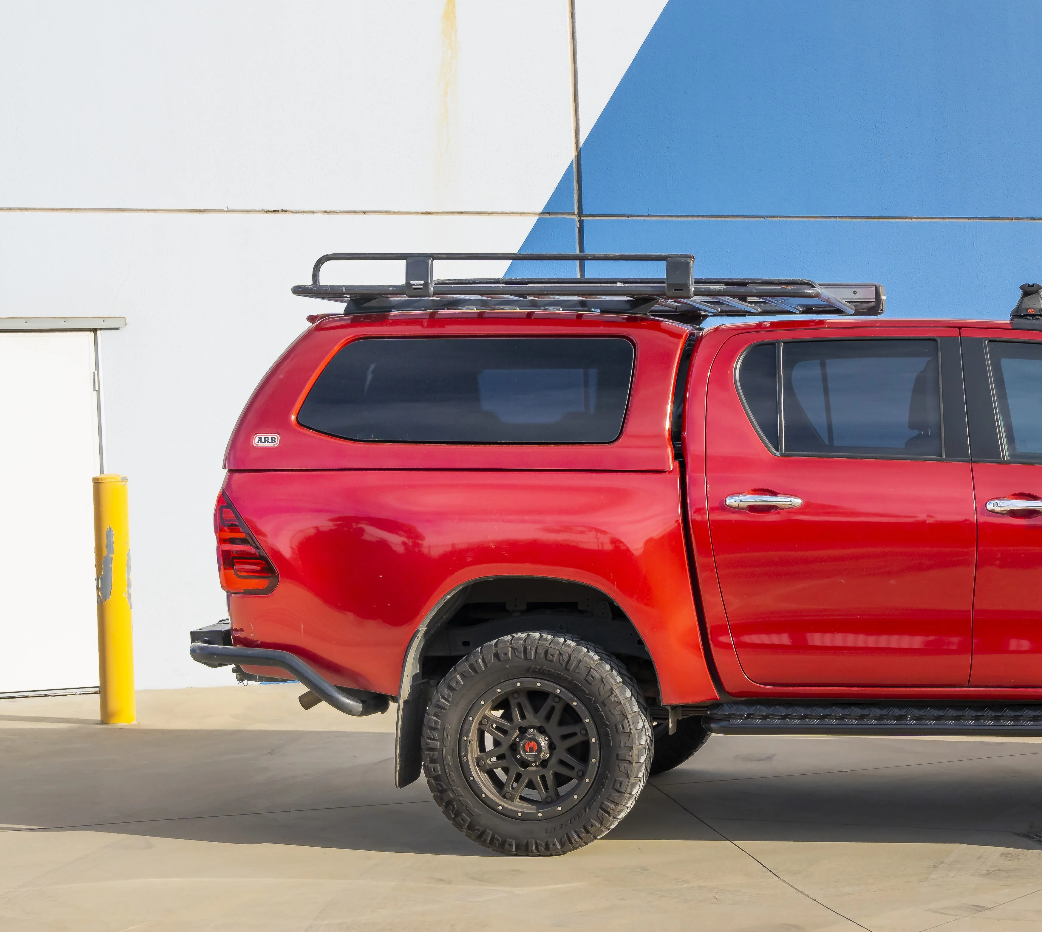 Hilux N80 2016-Current 022-03 Jack Rear Bar with Light kit and Black Step Plate Package - SKU MCC-01017-203SPBL - Image 2