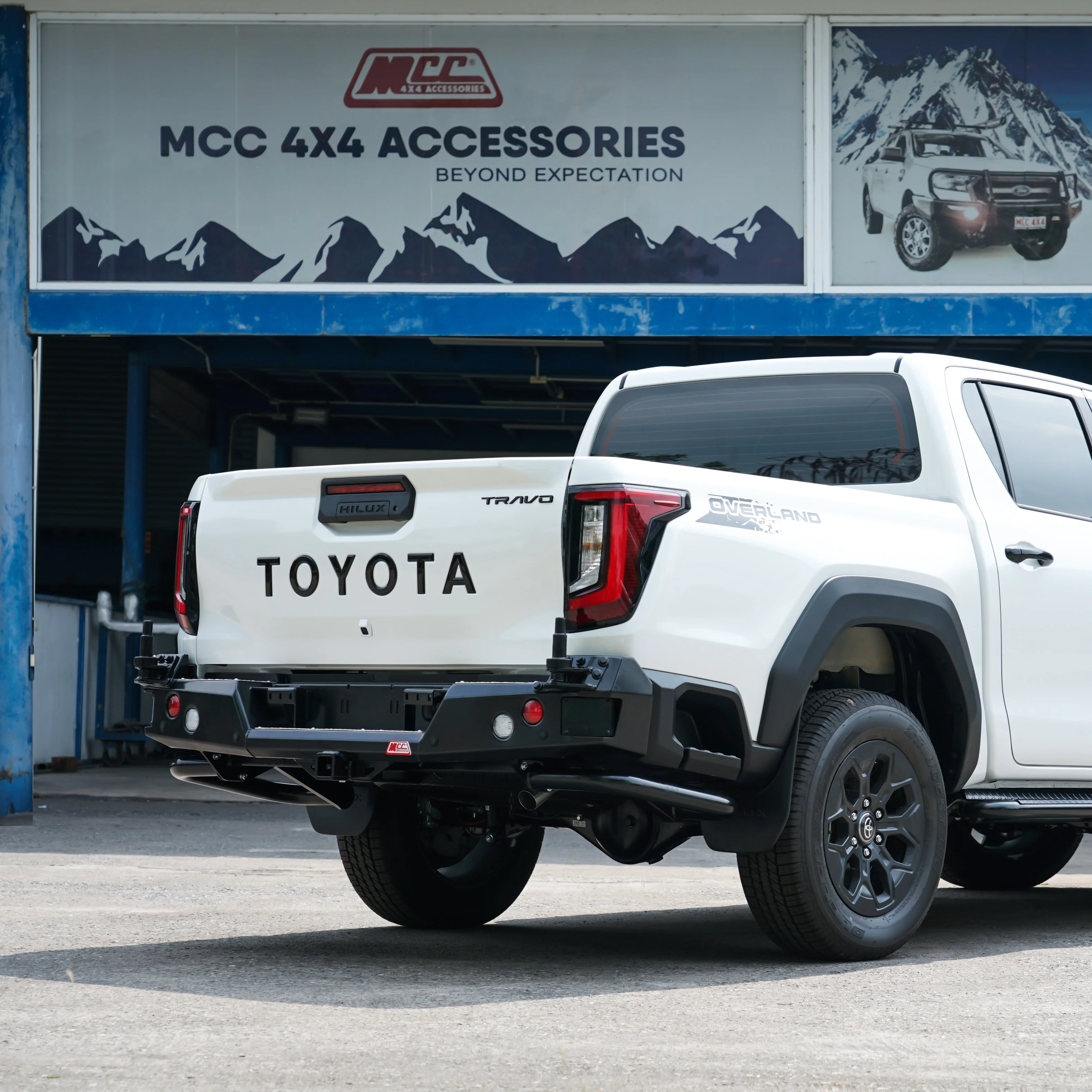 Hilux 2026-On (9th Gen) 022-02 Rear Wheel Carrier Bar With Side Tube Protection Package - Image 4