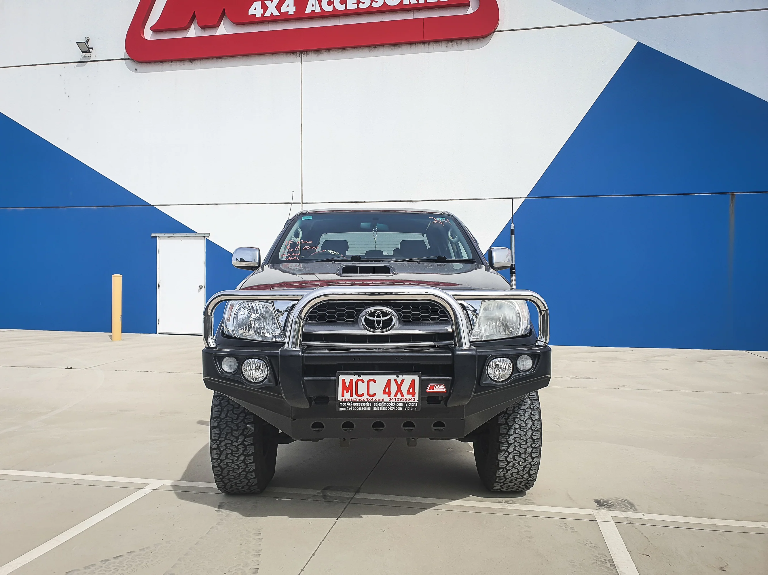 Hilux GGN25R 2005-2011 707-01 Falcon Bull Bar Triple Stainless Loops Package (LED Foglight) - SKU MCC-01002-701FOGUP - Image 3