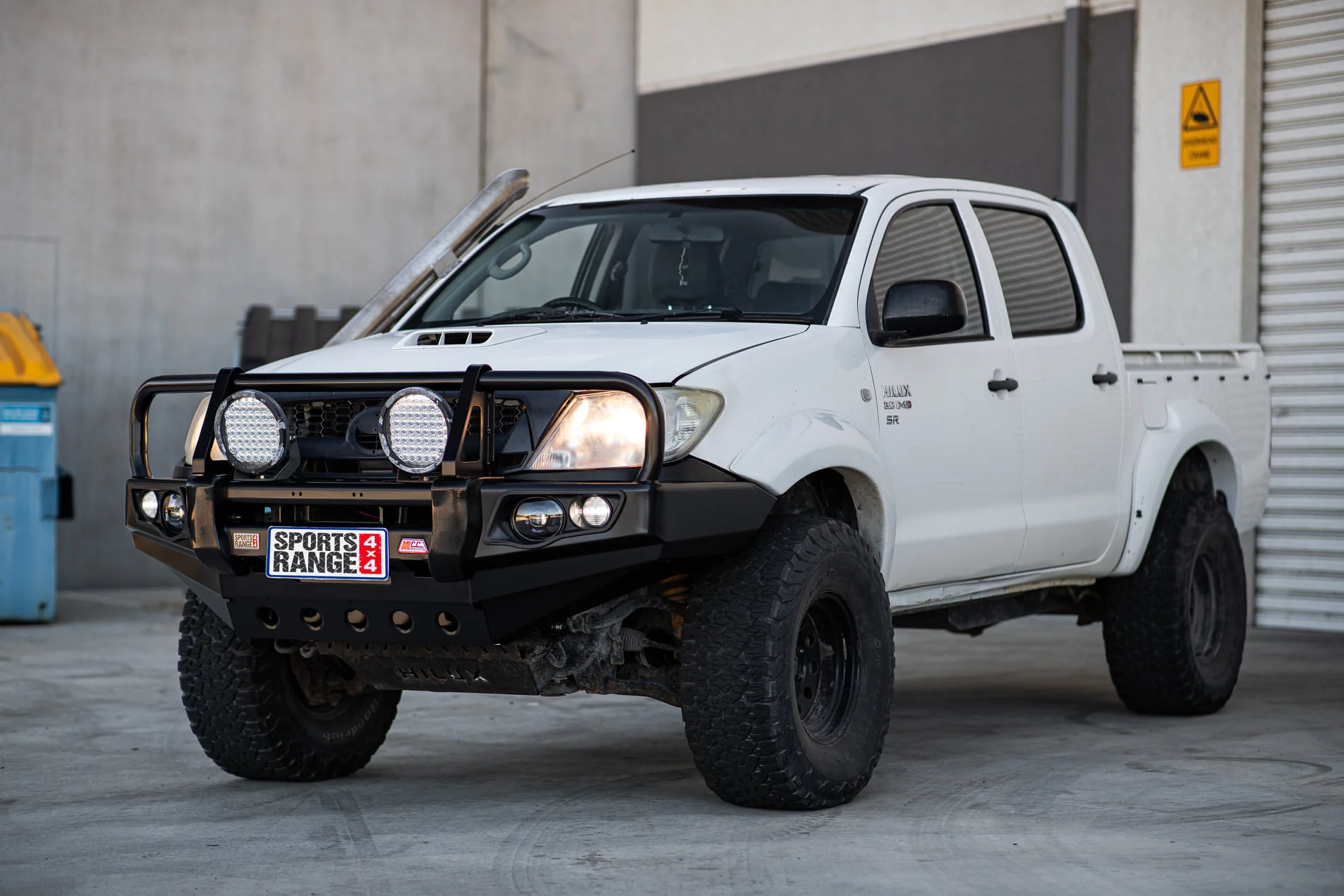 Hilux GGN25R 2005-2011 707-02 Falcon Bull Bar Black A-Frame Package (LED Foglight) - SKU MCC-01002-702FOGUP - Image 4