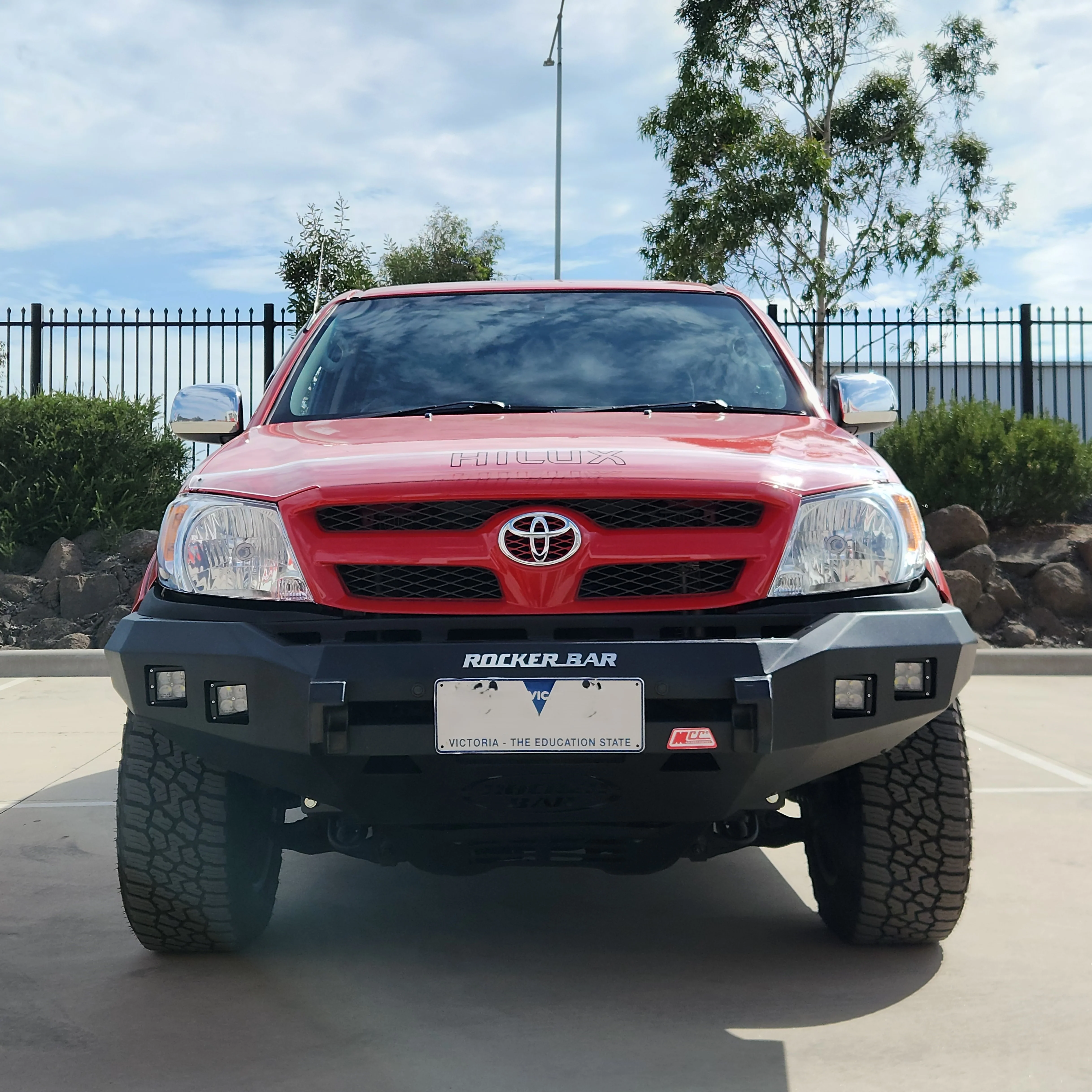Hilux GGN25R 2005-2011 078-01SQ Rocker Bull Bar No Loop Package - SKU MCC-01002-7801SQ - Image 3