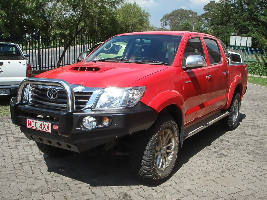 Hilux KUN26R 2012-2015 707-01 Falcon Bull Bar Single Stainless Loop Package (No Foglight) - SKU MCC-01015-701SSL - Image 4