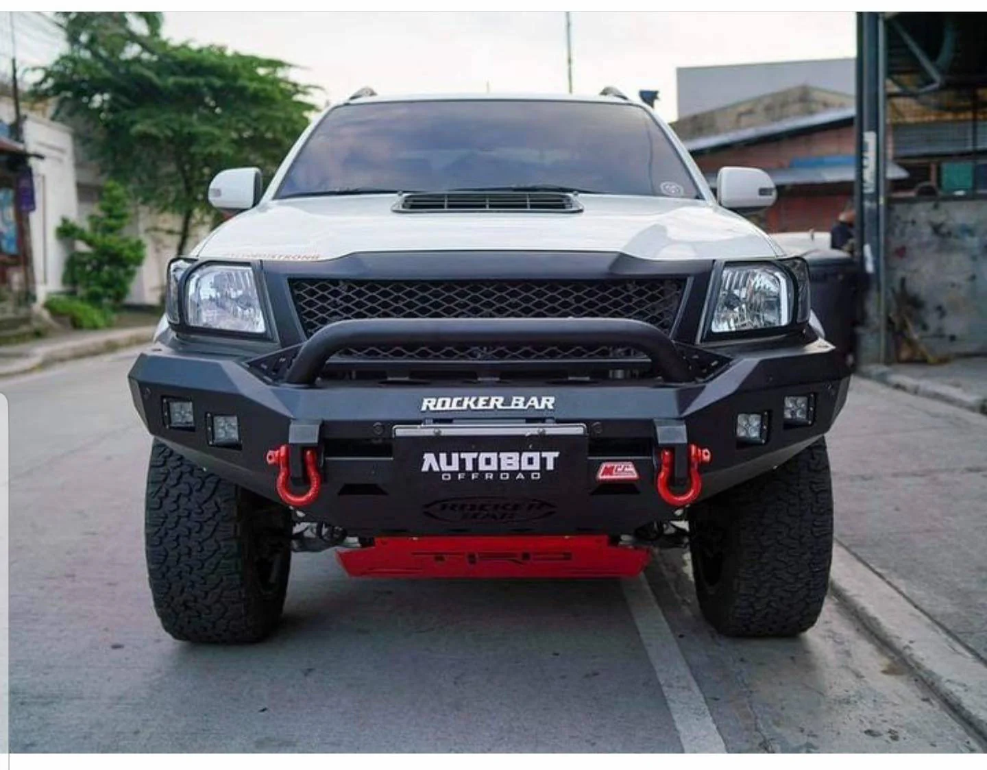 Hilux KUN26R 2012-2015 078-01SQL Rocker Bull Bar Single Low Loop Package - SKU MCC-01015-7801SQL - Image 5