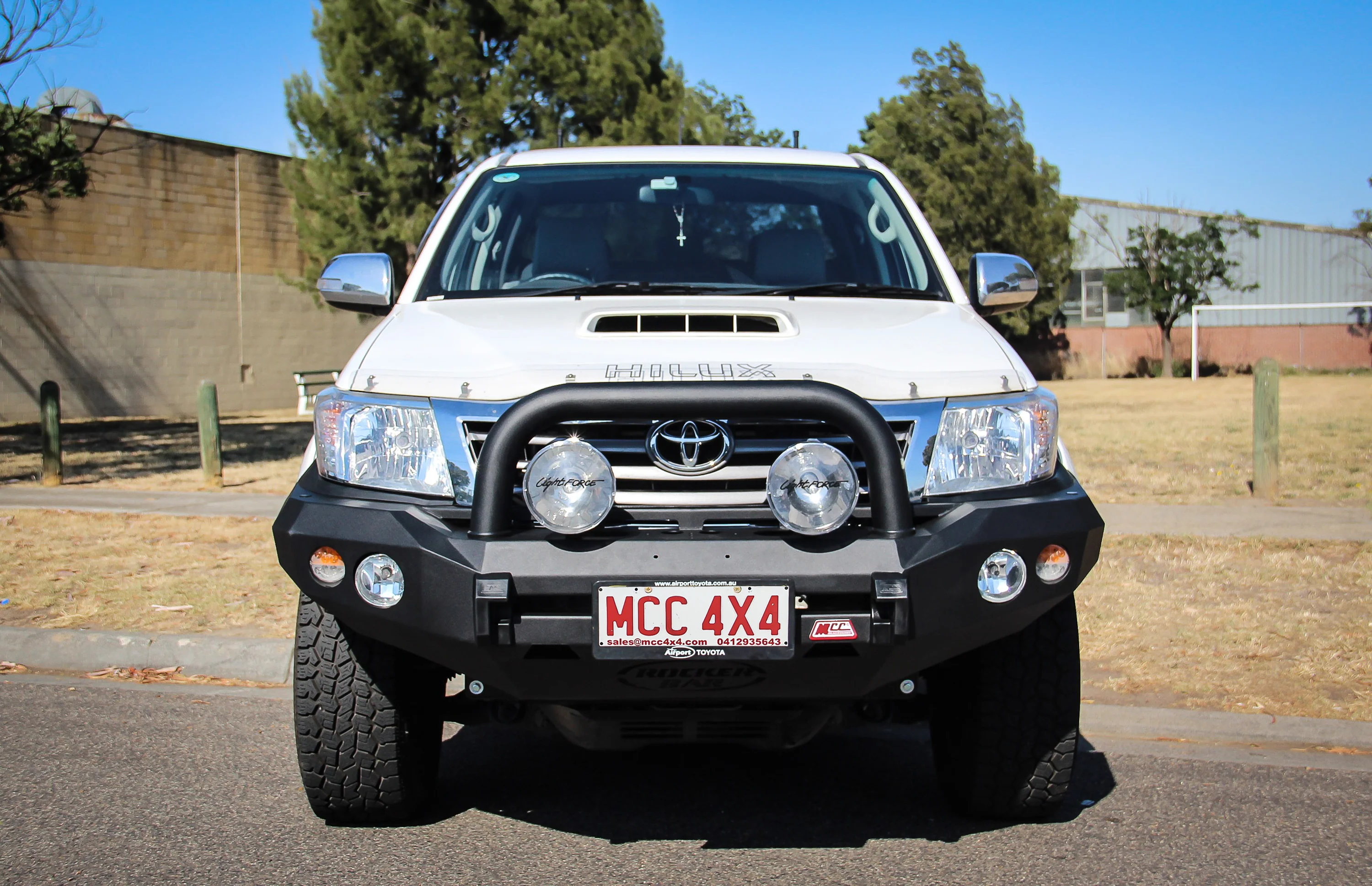 Hilux KUN26R 2012-2015 078-01SQSBL Rocker Bull Bar Single Sand Black Loop Package - SKU MCC-01015-7801SQSBL - Image 3
