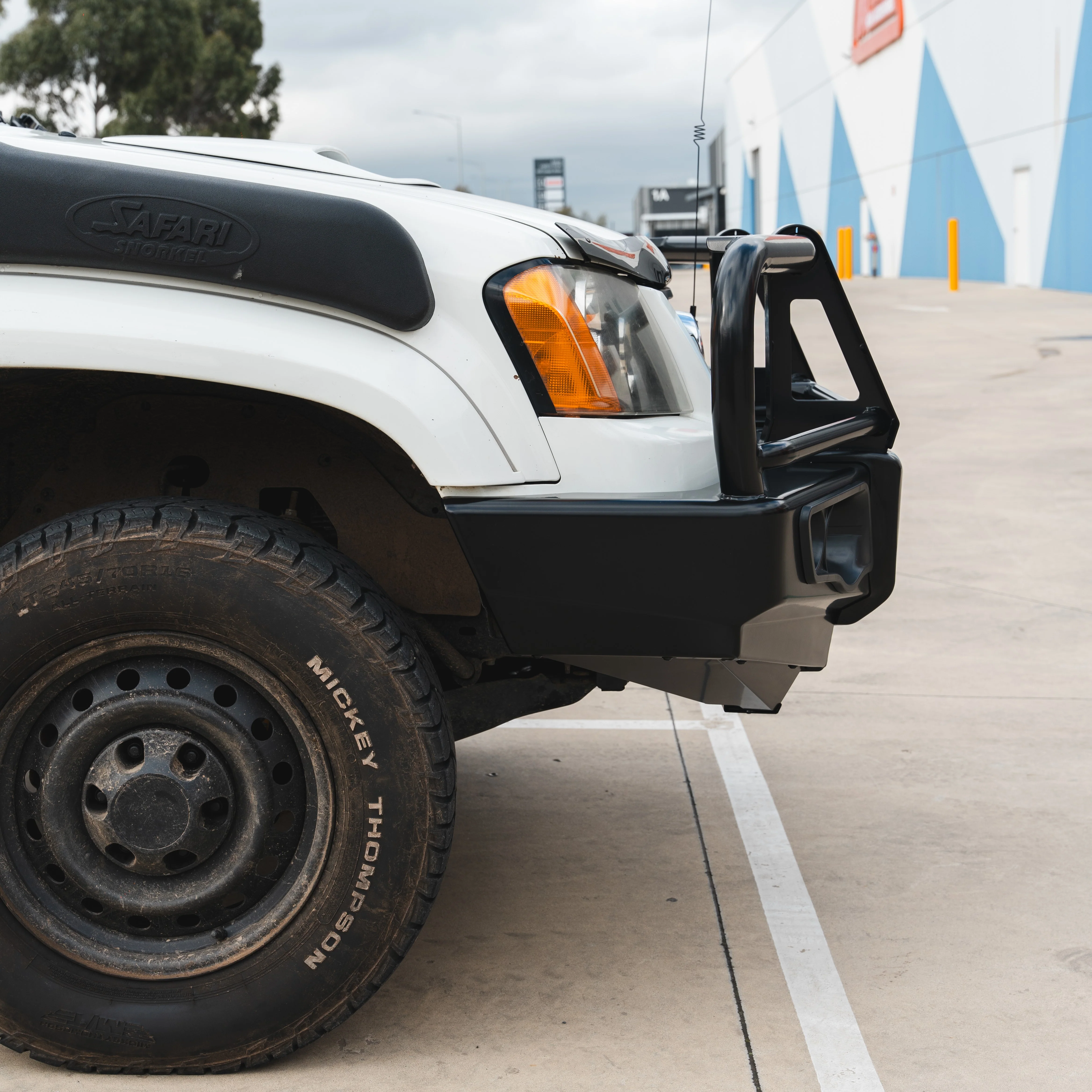 Colorado RC 2008-2012 707-02 Falcon Bull Bar Black A-Frame Package (LED Foglight) - SKU MCC-07003-702FOGUP - Image 5