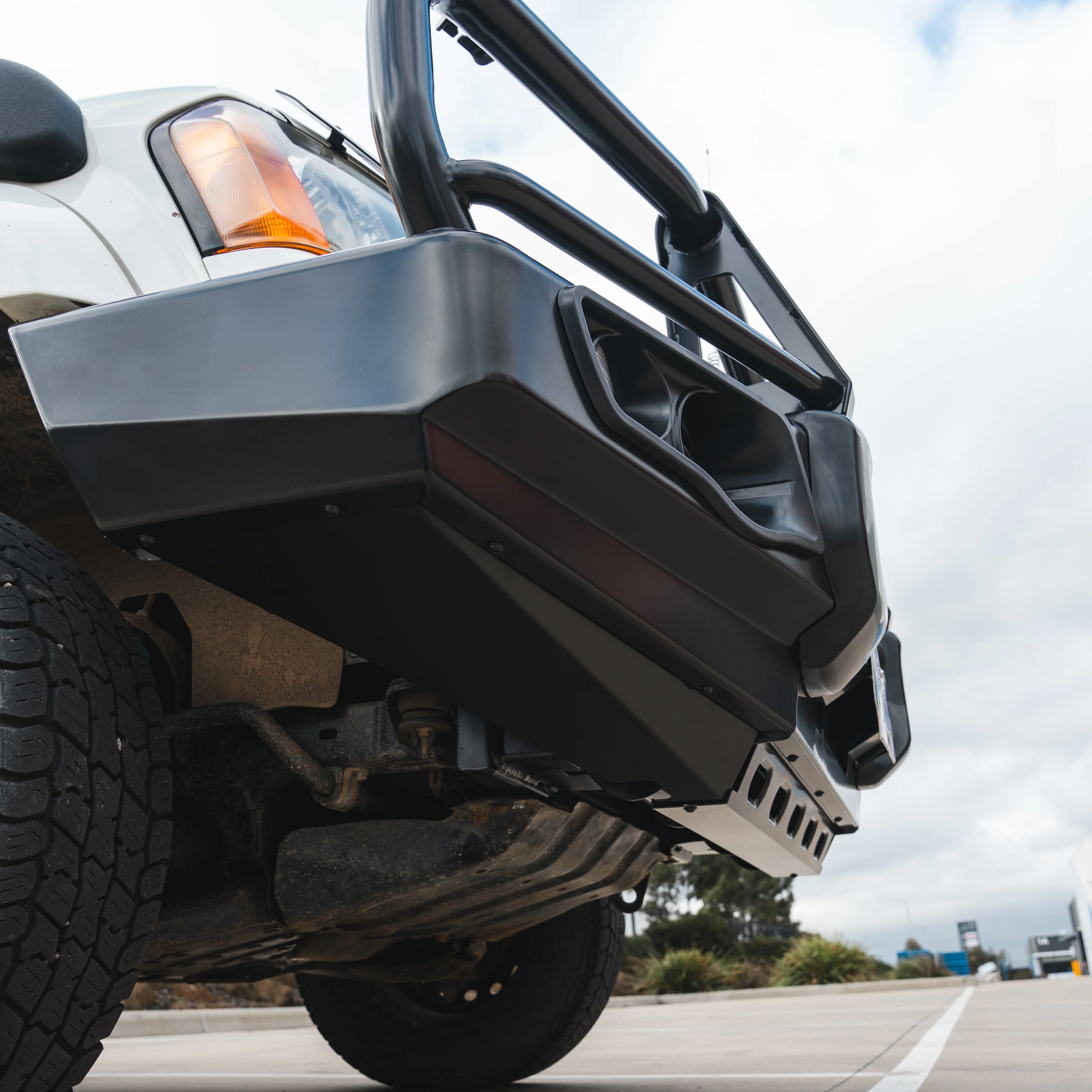 Colorado RC 2008-2012 707-02 Falcon Bull Bar Black A-Frame Package (LED Foglight) - SKU MCC-07003-702FOGUP - Image 6