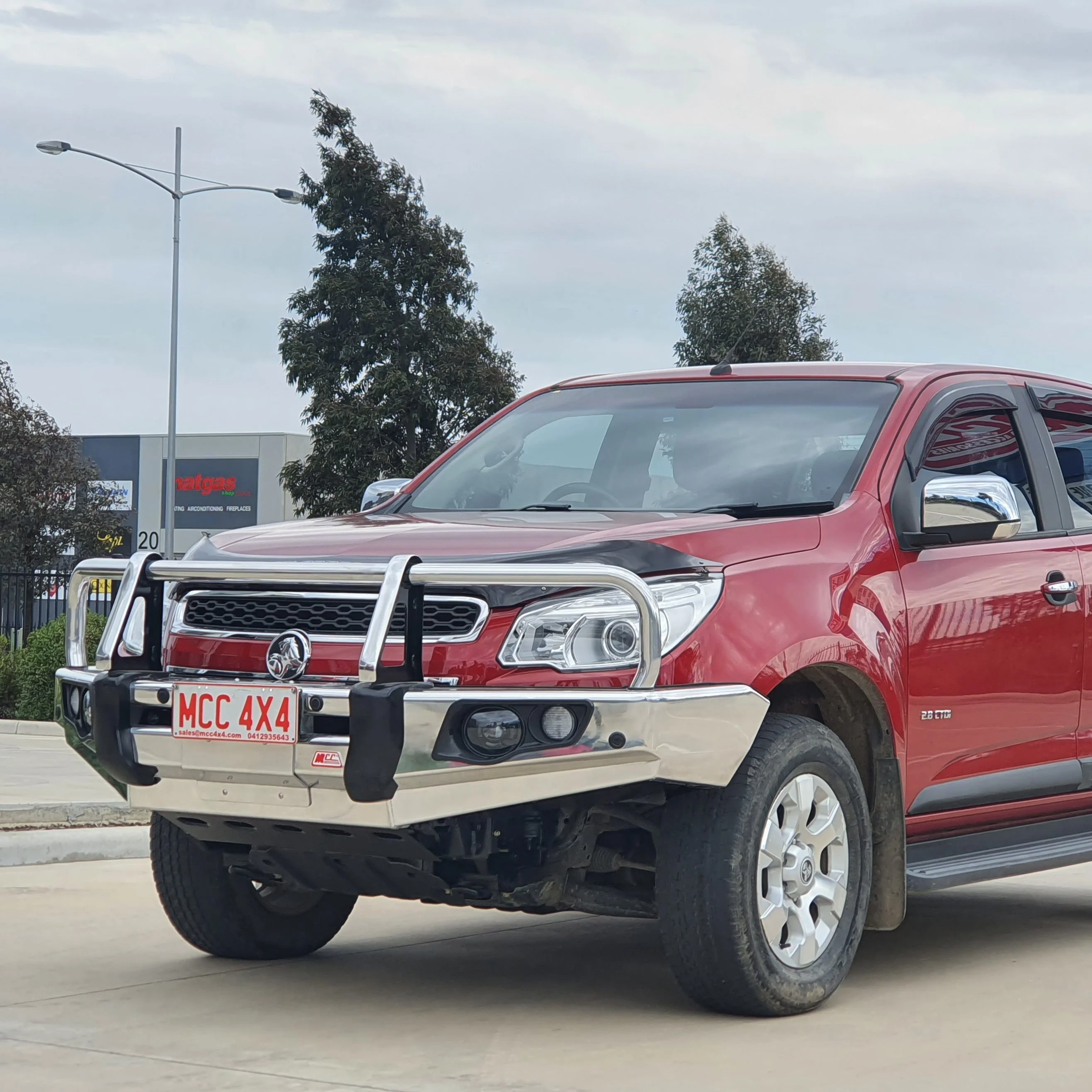 Colorado RG Colorado 7 2012-2016 707-02A Alloy Falcon Bull Bar Black A-Frame Package (LED Foglight) - SKU MCC-07004-702AW - Image 4