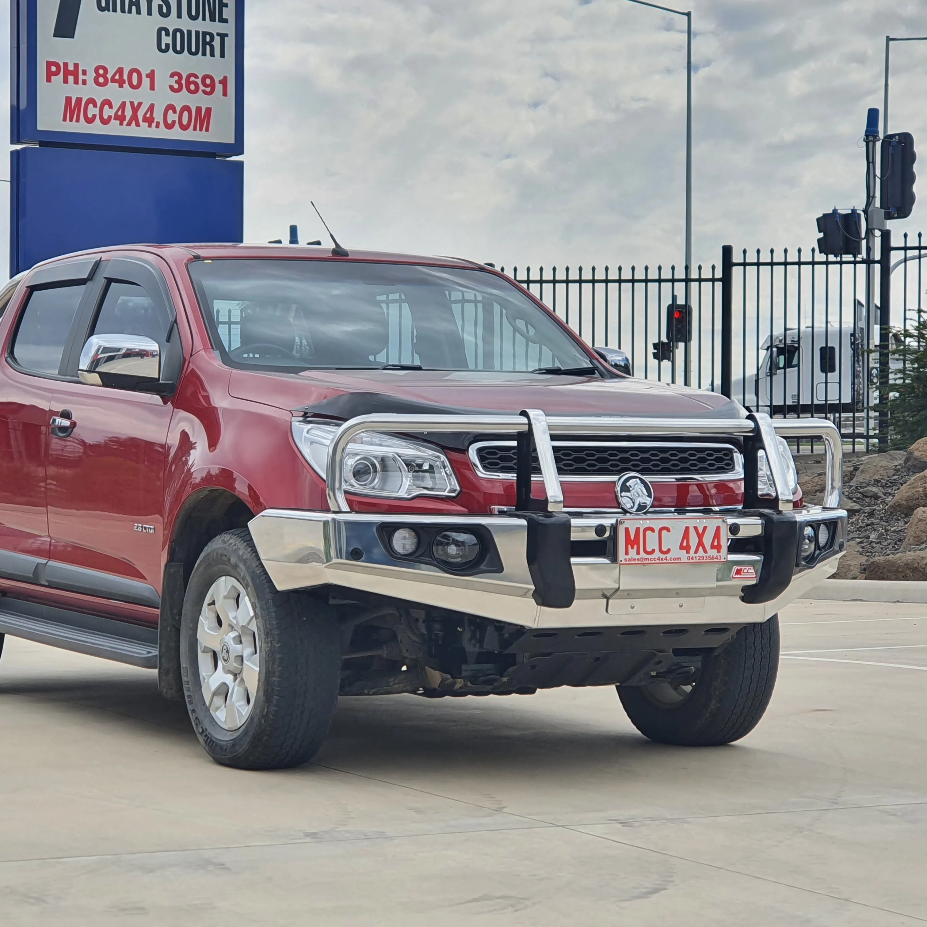 Colorado RG Colorado 7 2012-2016 707-02A Alloy Falcon Bull Bar Black A-Frame Package (LED Foglight) - SKU MCC-07004-702AW - Image 6
