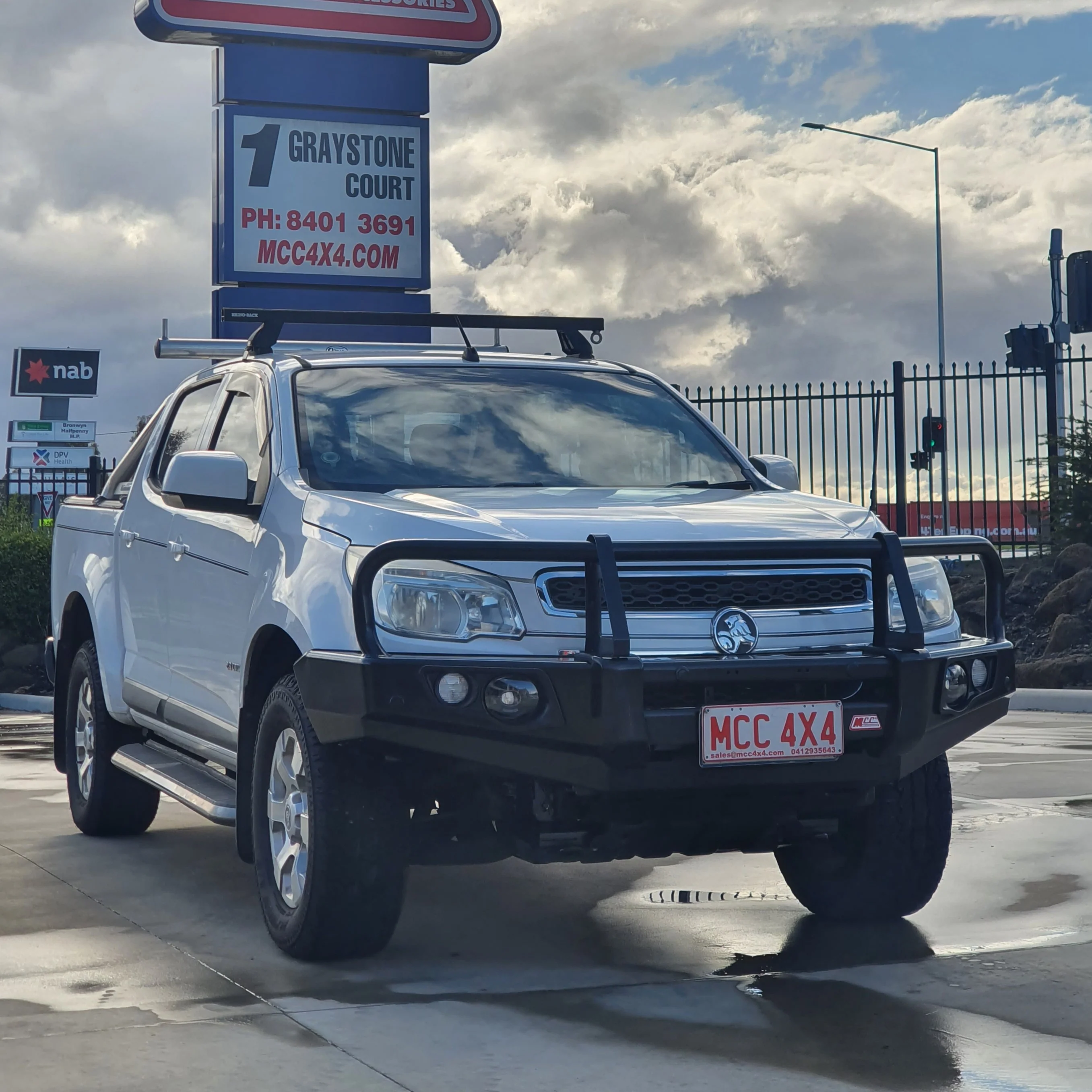 Colorado RG Colorado 7 2012-2016 707-02 Falcon Bull Bar Black A-Frame Package (LED Foglight) - SKU MCC-07004-702FOGUP - Image 3