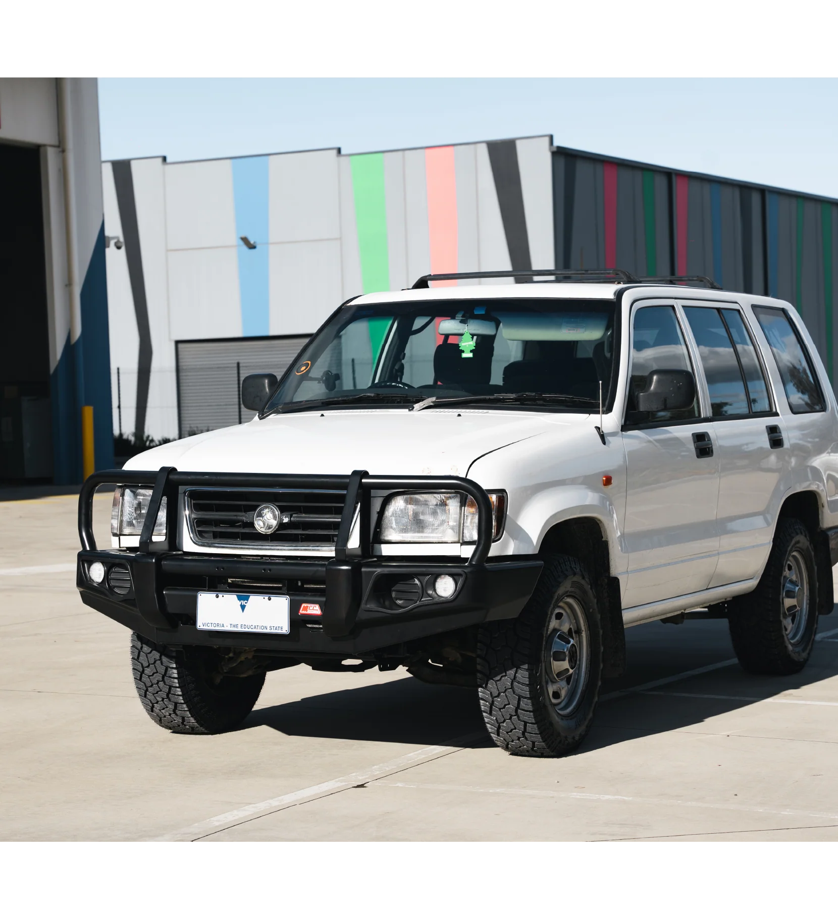 Jackaroo U8 1998-2004 707-02 Falcon Bull Bar Black A-Frame Package (No Foglight) - SKU MCC-07006-702 - Image 2