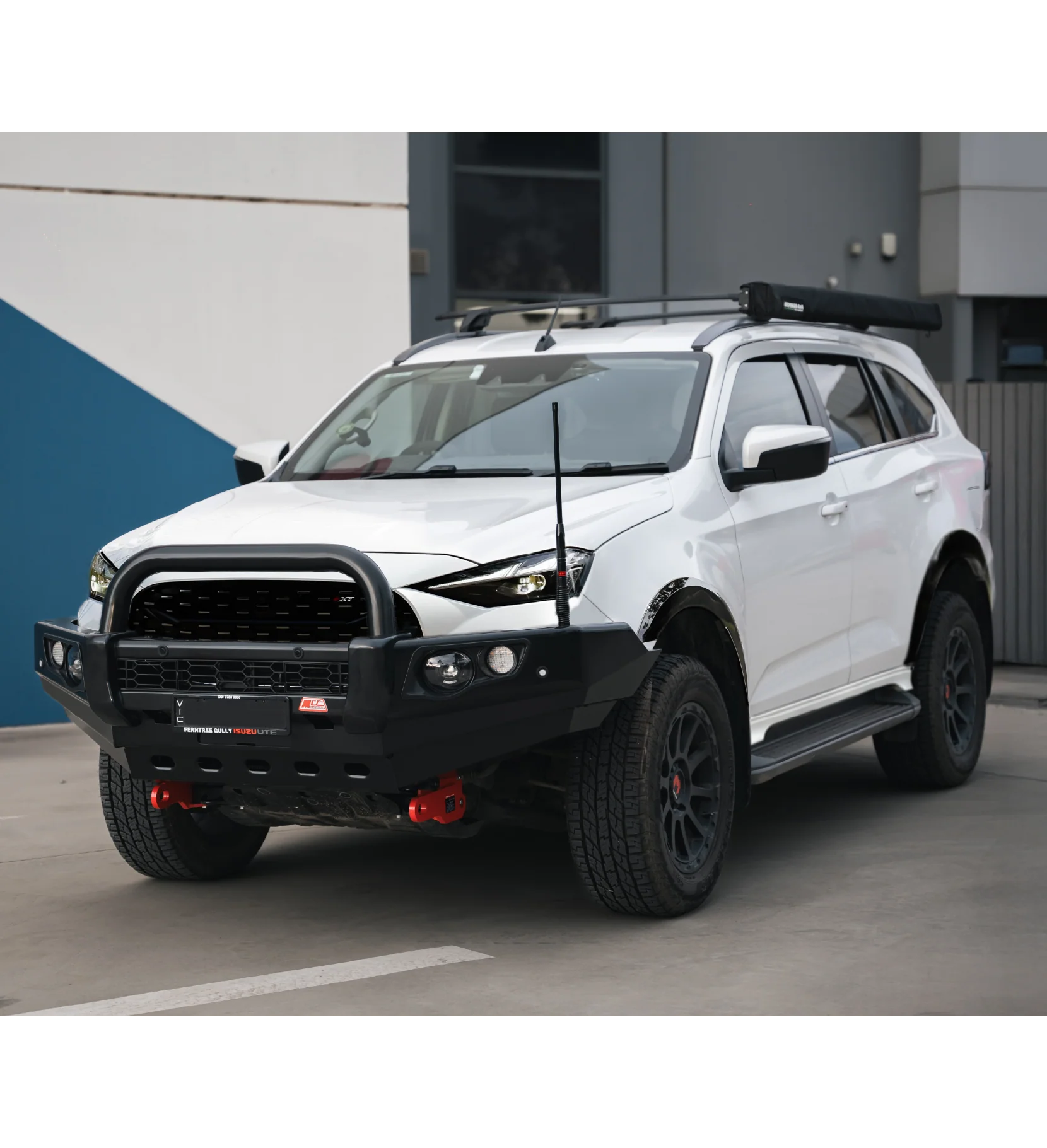 Isuzu MUX 2025-On Facelift 707-01 Falcon Bull Bar Single Black Loop Package (LED Foglight) - Image 2