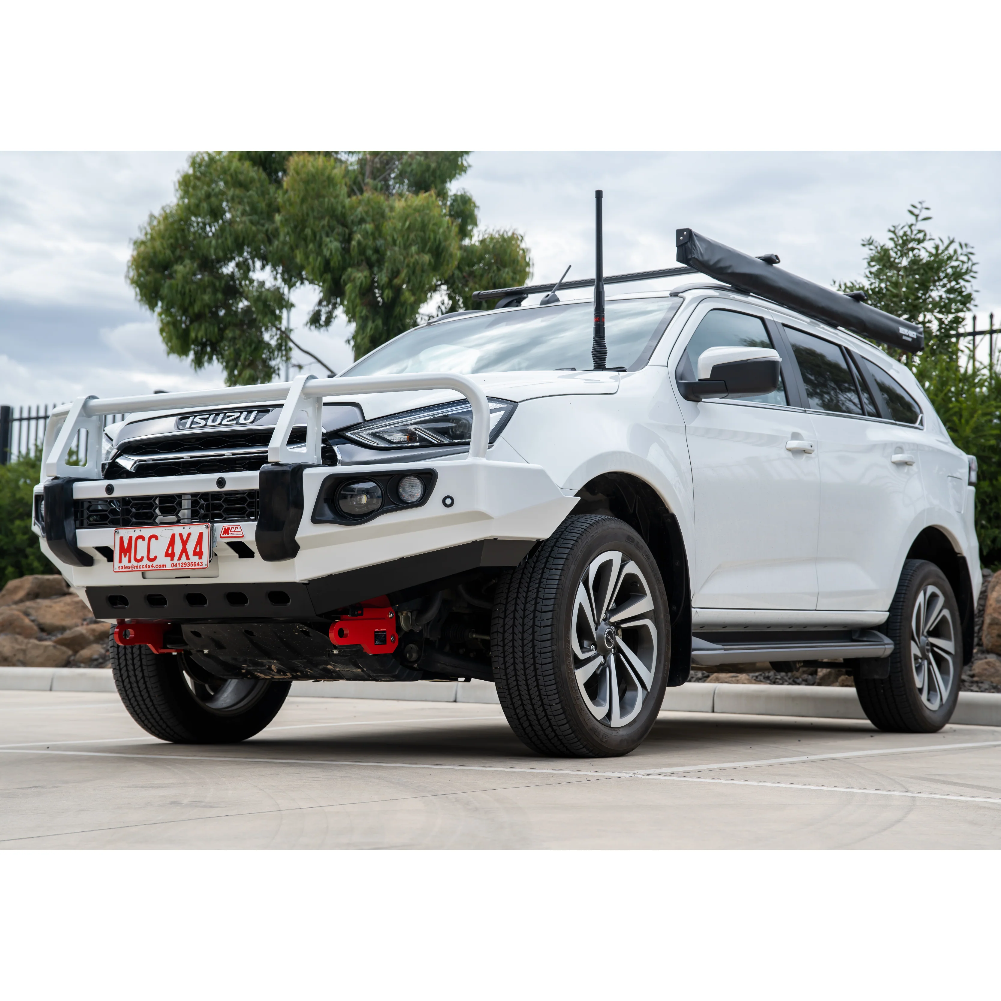 MUX Gen 3 2020-2025 Falcon Bull Bar Black A-Frame Package (LED Foglight) - SKU MCC-08008-702FOGUP - Image 12