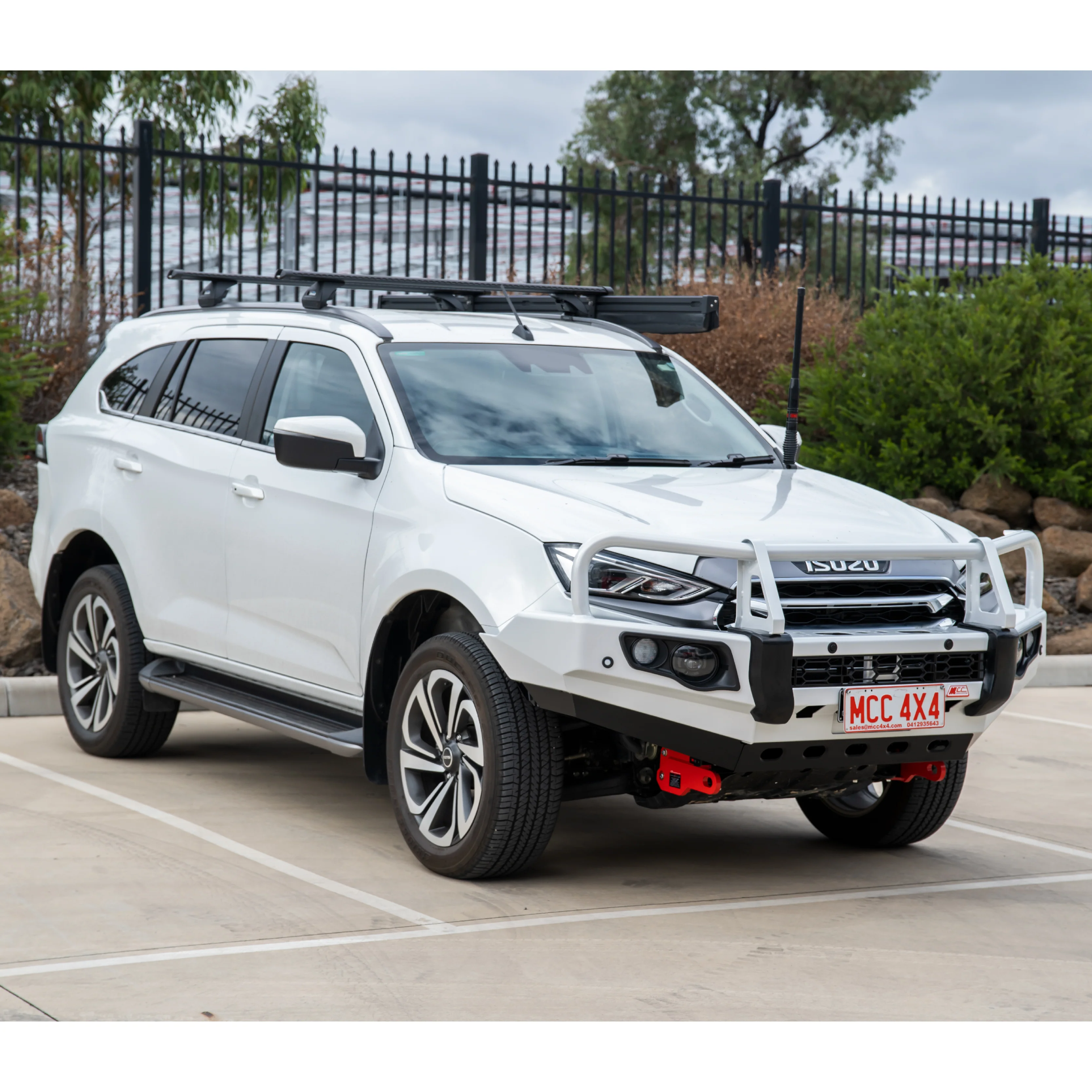 MUX Gen 3 2020-2025 Falcon Bull Bar Black A-Frame Package (LED Foglight) - SKU MCC-08008-702FOGUP - Image 9