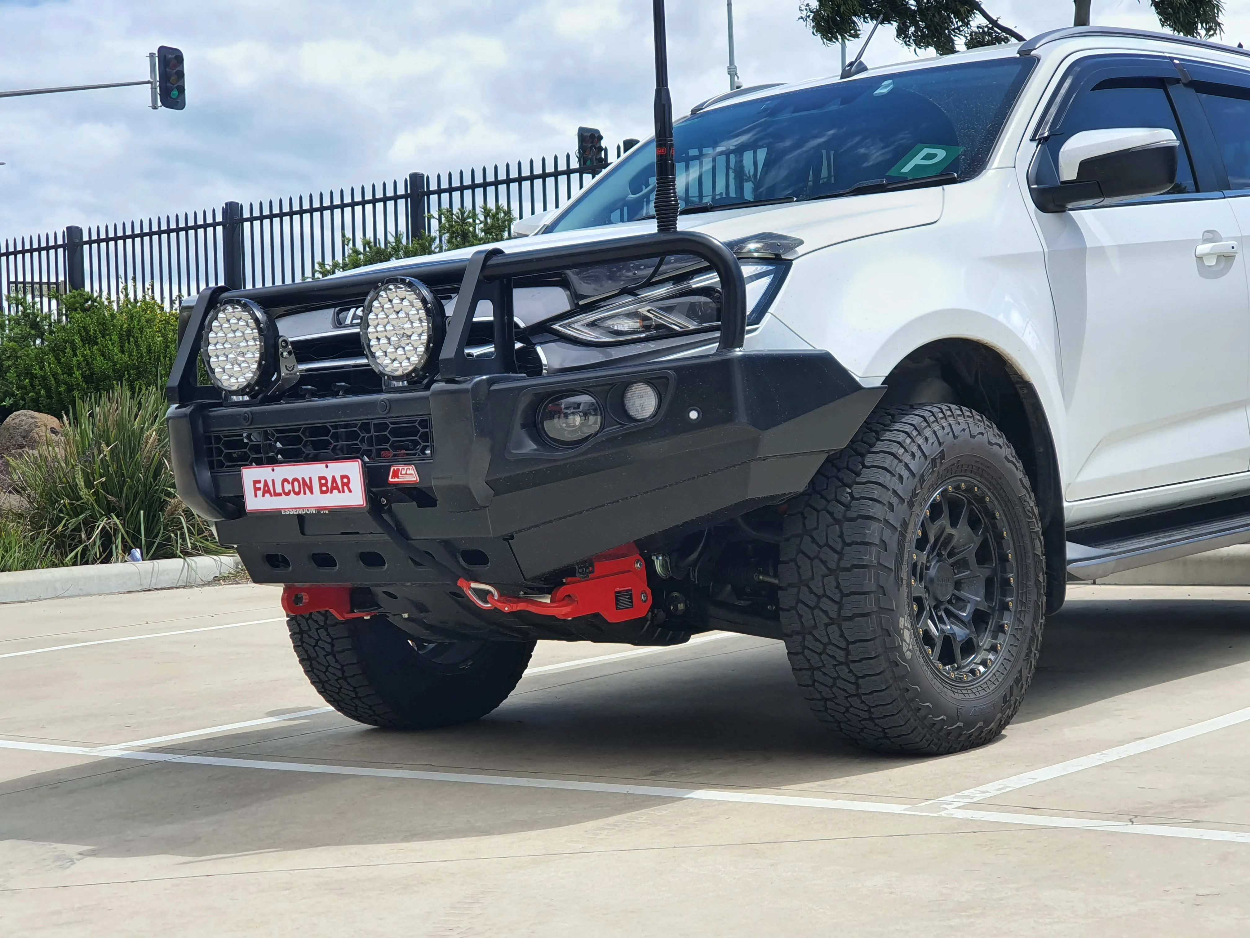 MUX Gen 3 2020-2025 Falcon Bull Bar Black A-Frame Package (No Foglight) - SKU MCC-08008-702UP - Image 3