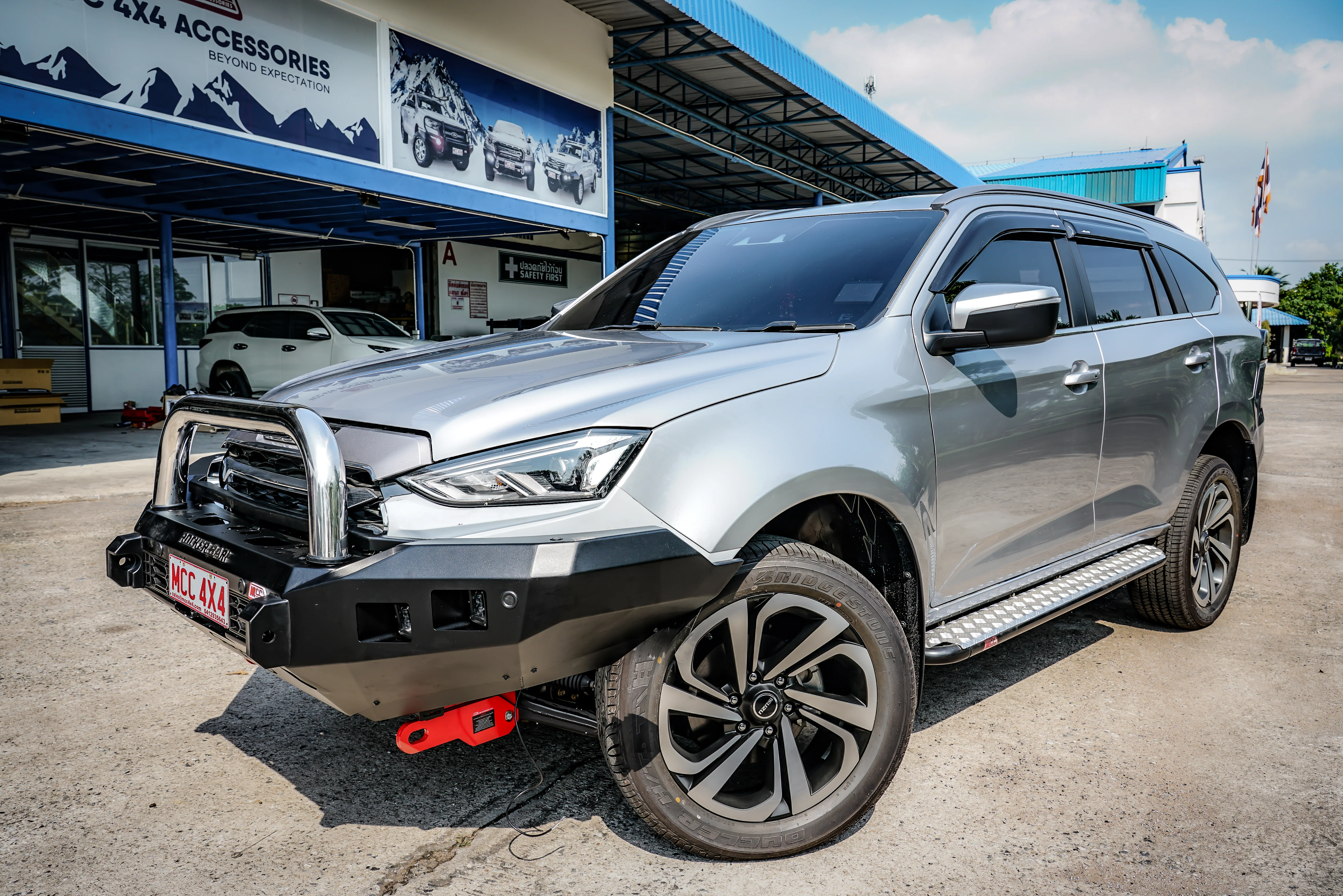 MUX Gen 3 2020-On 309SBK Side Step Package (Sand Black) - SKU MCC-08008-309SBS - Image 2