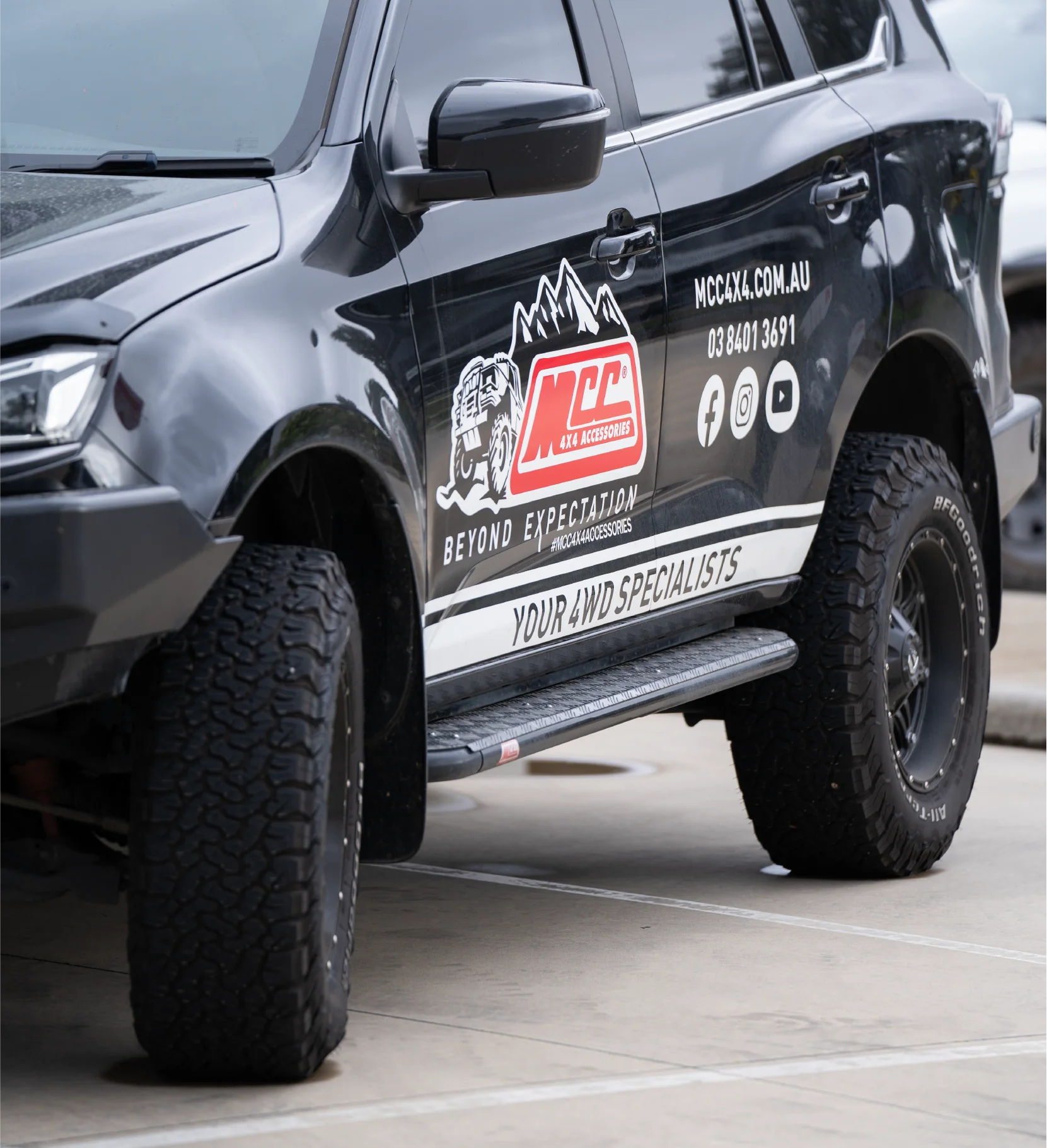 MUX Gen 3 2020-On 309BSBK All Black Side Step Package - SKU MCC-08008-309BSBK - Image 4