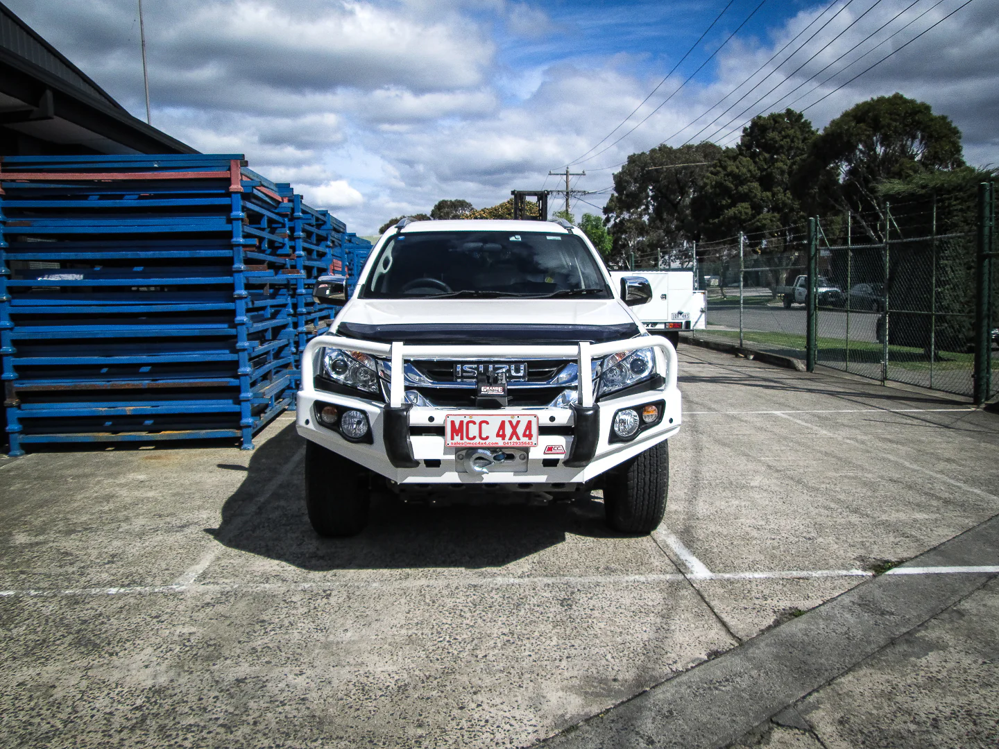 MUX RF 2013-2016 707-02 Falcon Bull Bar Black A-Frame Package (LED Foglight) - SKU MCC-08003-702FOGUP - Image 3