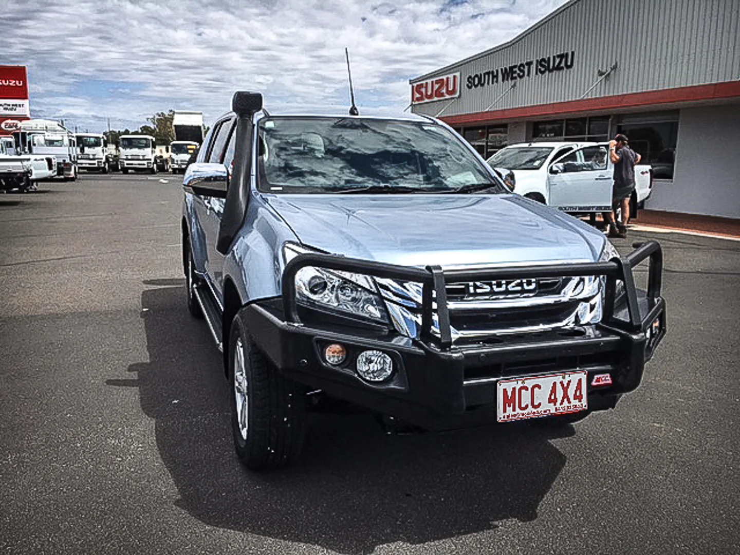 MUX RF 2013-2016 707-02 Falcon Bull Bar Black A-Frame Package (No Foglight) - SKU MCC-08003-702UP - Image 5