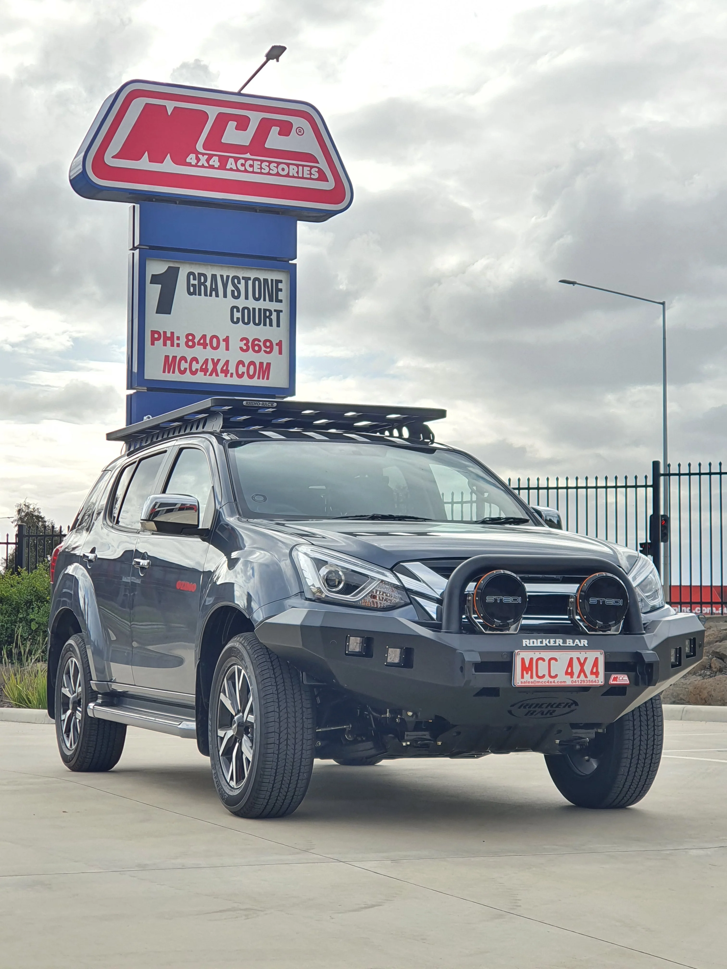 MUX RF 2013-2016 078-01SQSBL Rocker Bull Bar Single Sand Black Loop Package - SKU MCC-08003-7801SQSBL - Image 2