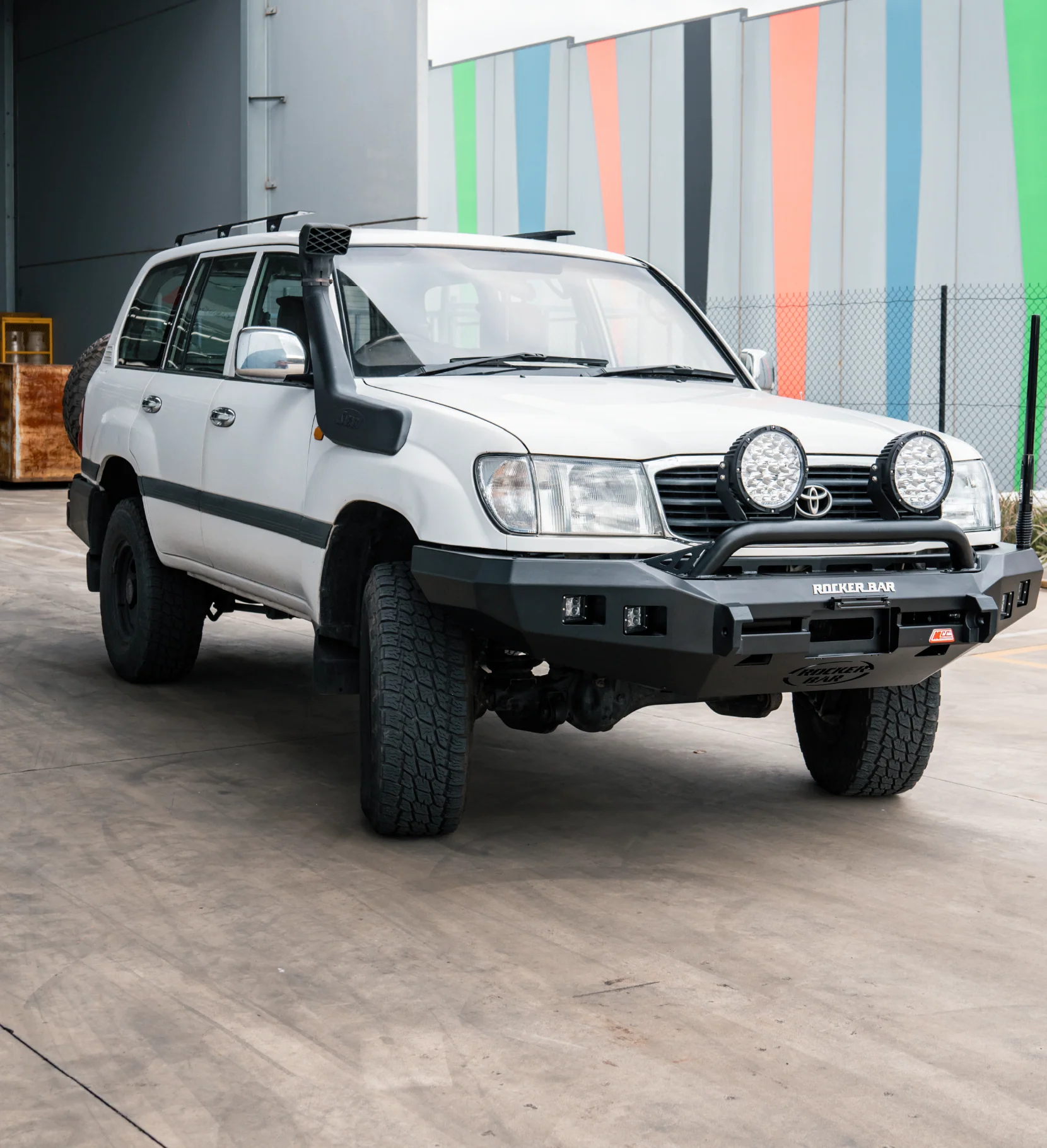 Land Cruiser 100 series 1998-2007  078-01SQL Rocker Bull Bar Single Low Loop Package - SKU MCC-01007-7801SQL - Image 2