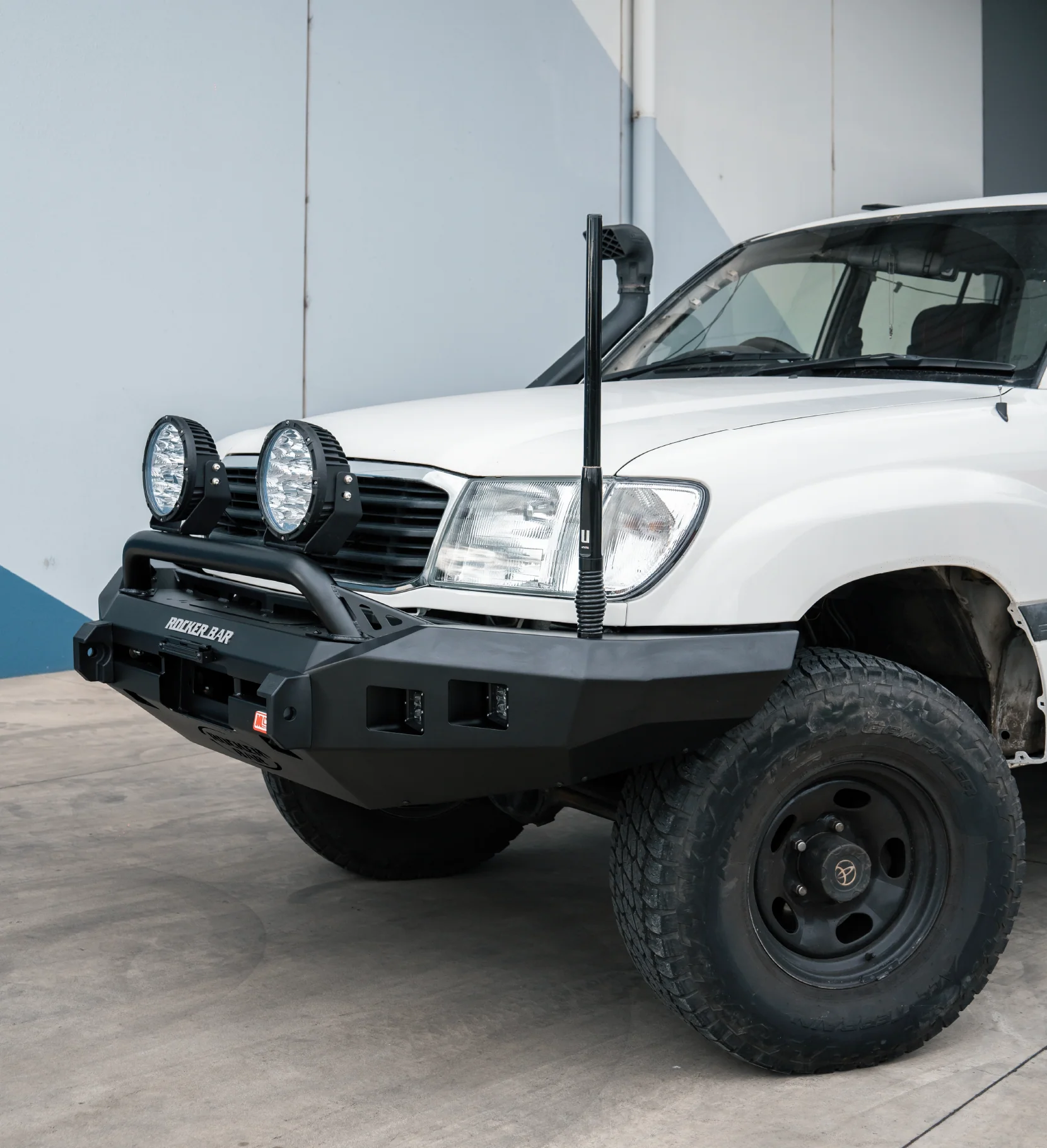 Land Cruiser 100 series 1998-2007  078-01SQL Rocker Bull Bar Single Low Loop Package - SKU MCC-01007-7801SQL - Image 5