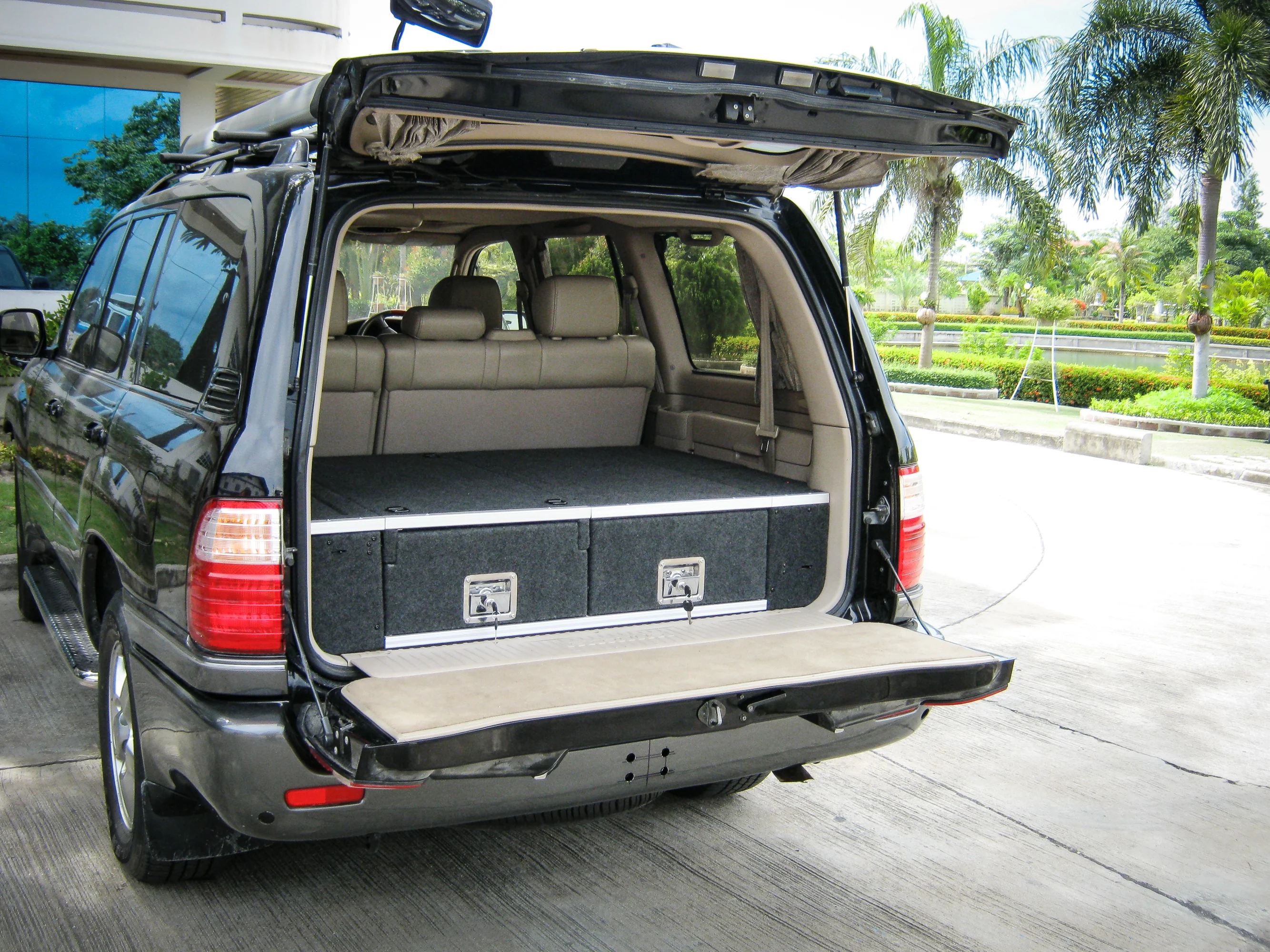 Land Cruiser 100 series 1998-2007 4402 Galvanised Steel Carpet Dual Drawer System with Small Fridge Slide Package - SKU MCC-01007-4402S - Image 3