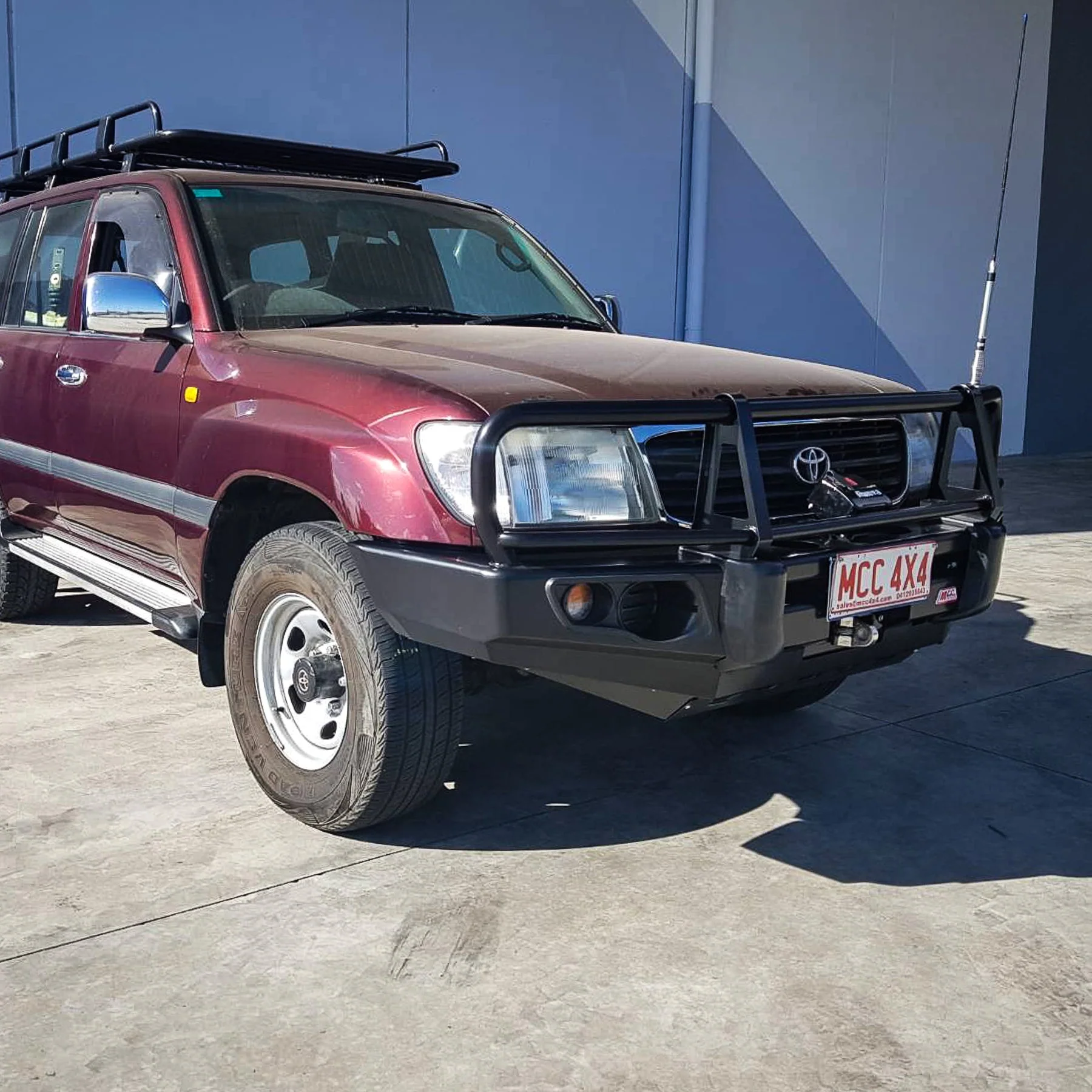 Land Cruiser 100 series 1998-2007  707-02 Falcon Bull Bar Black A-Frame Package (No Foglight) - SKU MCC-01007-702UP - Image 3