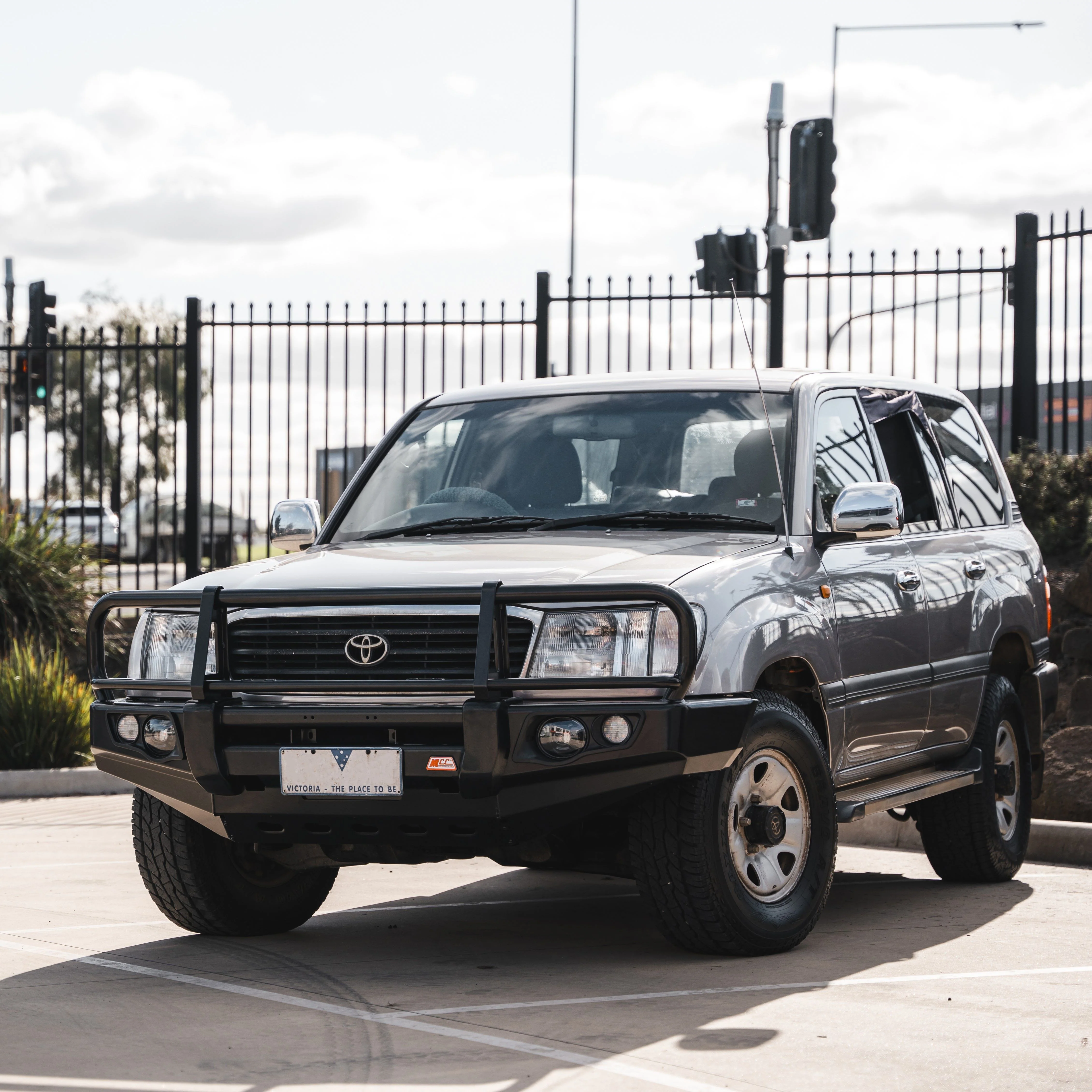Land Cruiser 100 series 1998-2007  707-02 Falcon Bull Bar Black A-Frame Package (No Foglight) - SKU MCC-01007-702UP - Image 7