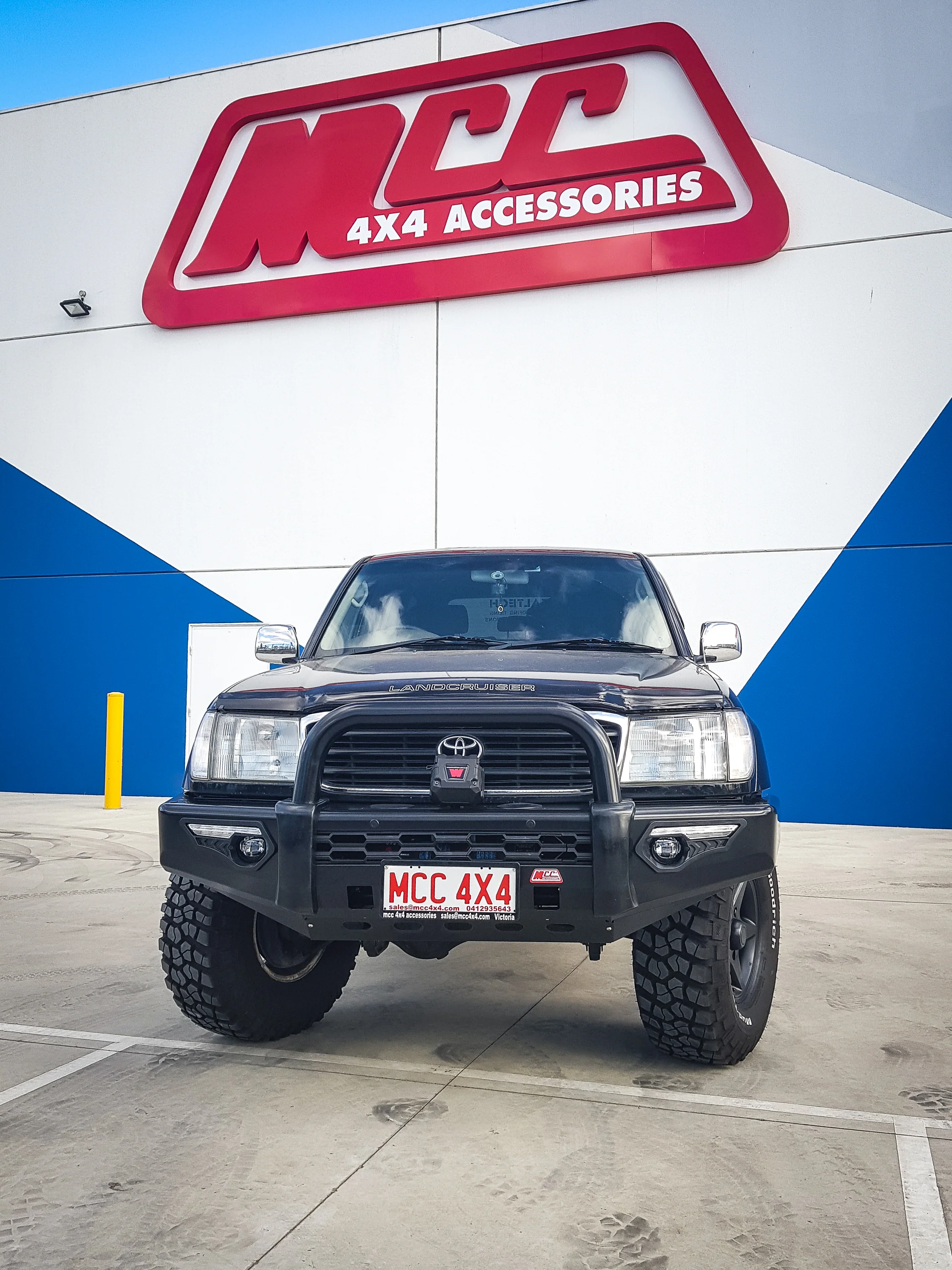 Land Cruiser 100 series 1998-2007 808-01 Phoenix Bull Bar Single Stainless Loop Package - SKU MCC-01007-801SSL - Image 2